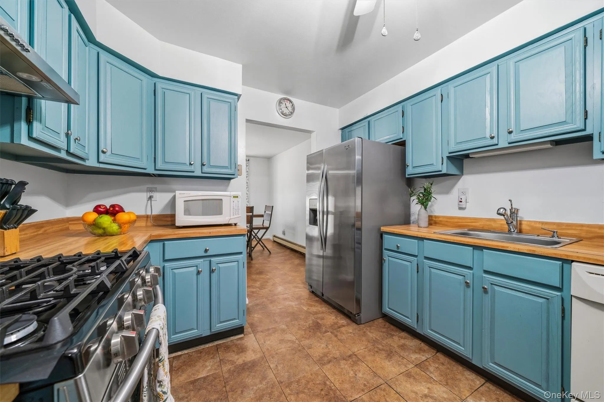 190 Country Club Drive, Warwick (town), NY, 3 Bedrooms Bedrooms, 9 Rooms Rooms,2 BathroomsBathrooms,Residential,For Rent,Country Club,0,1041551 190 Country Club Drive, Warwick (town), NY, 3 Bedrooms Bedrooms, 9 Rooms Rooms,2 BathroomsBathrooms,Residential,For Rent,Country Club,0,1041551