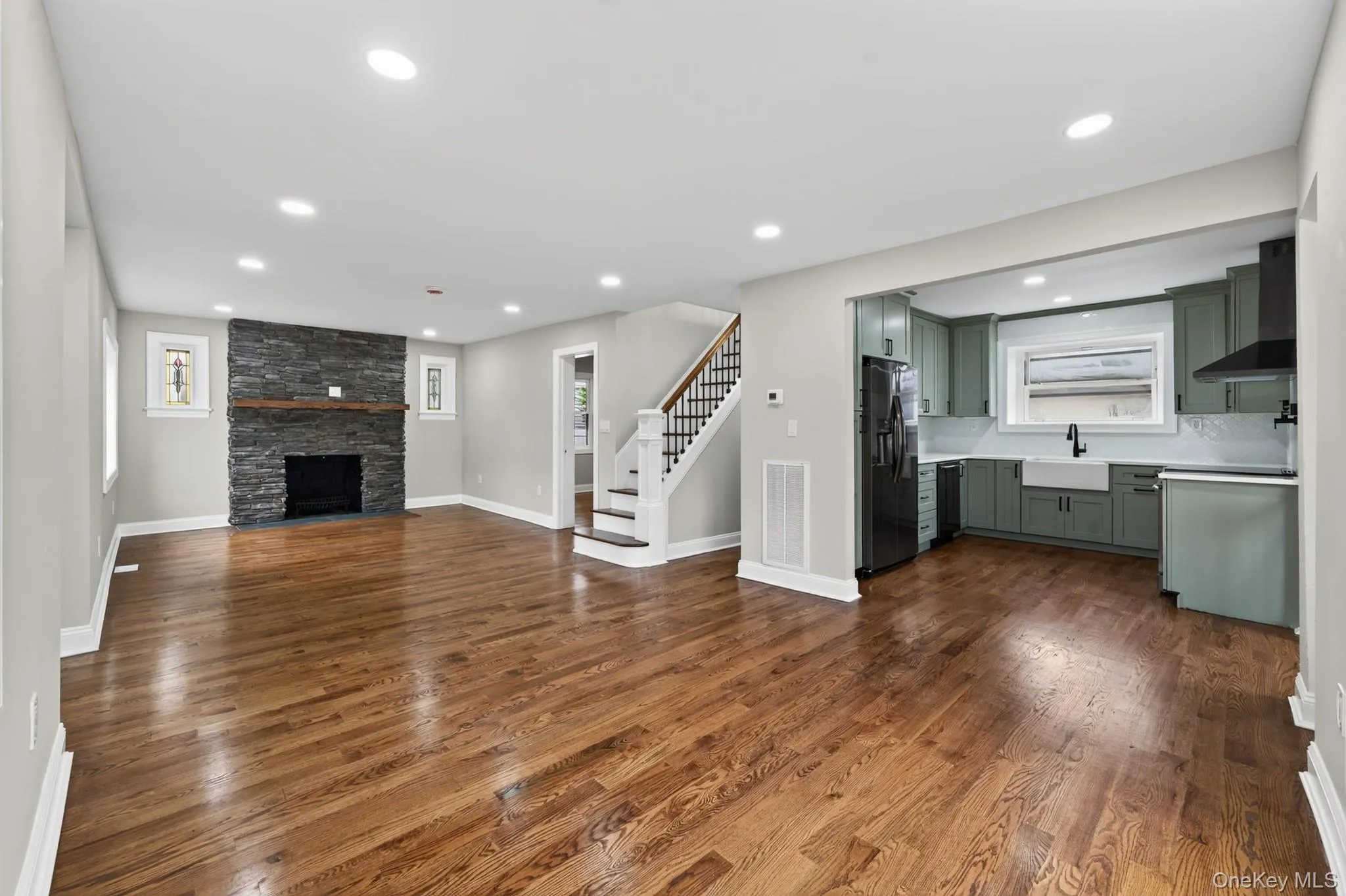 203 Massachusetts Avenue, Oyster Bay, NY, 3 Bedrooms Bedrooms, 6 Rooms Rooms,2 BathroomsBathrooms,Residential,For Rent,Massachusetts,0,1041563 203 Massachusetts Avenue, Oyster Bay, NY, 3 Bedrooms Bedrooms, 6 Rooms Rooms,2 BathroomsBathrooms,Residential,For Rent,Massachusetts,0,1041563