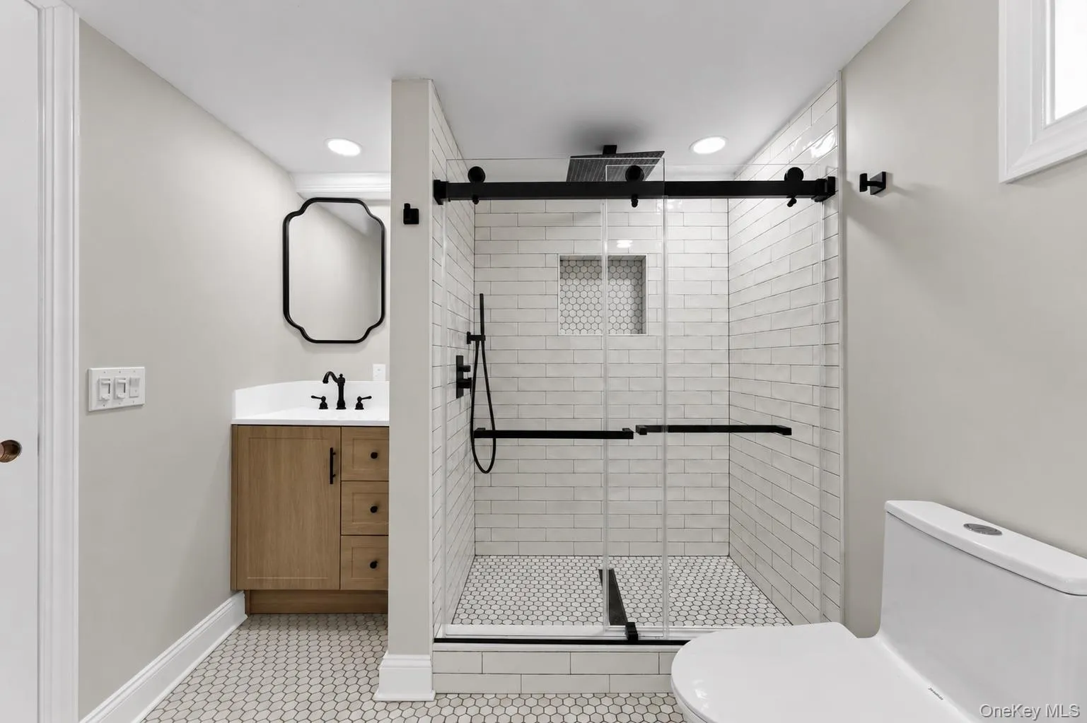 203 Massachusetts Avenue, Oyster Bay, NY, 3 Bedrooms Bedrooms, 6 Rooms Rooms,2 BathroomsBathrooms,Residential,For Rent,Massachusetts,0,1041563 203 Massachusetts Avenue, Oyster Bay, NY, 3 Bedrooms Bedrooms, 6 Rooms Rooms,2 BathroomsBathrooms,Residential,For Rent,Massachusetts,0,1041563