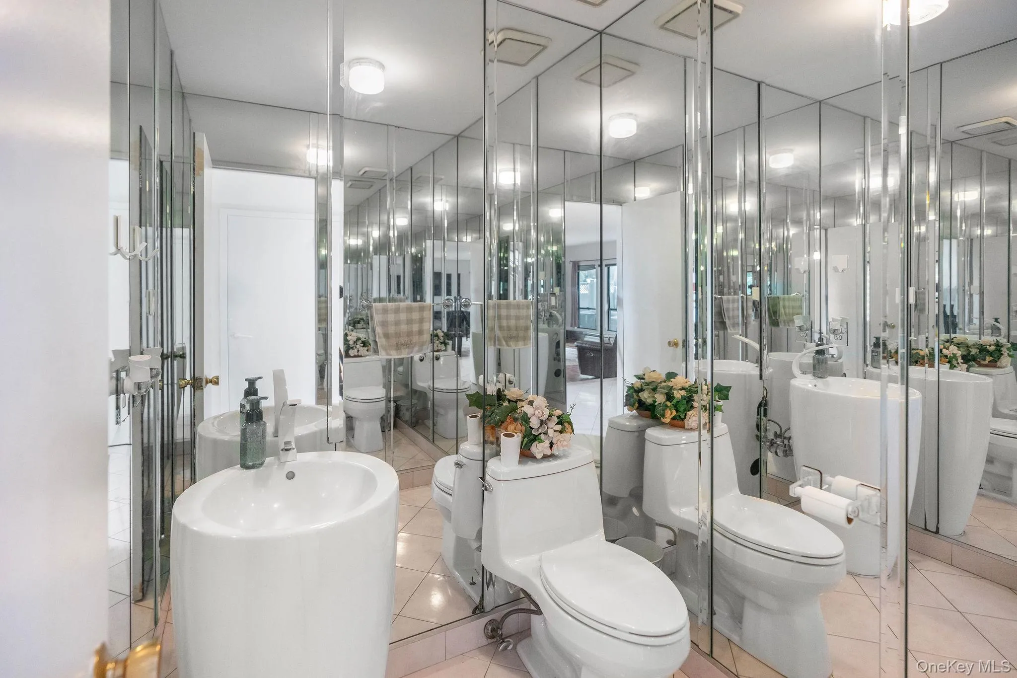 70 Juniper Lane, Oyster Bay, NY, 5 Bedrooms Bedrooms, 12 Rooms Rooms,3 BathroomsBathrooms,Residential,For Rent,Juniper,0,1041566 70 Juniper Lane, Oyster Bay, NY, 5 Bedrooms Bedrooms, 12 Rooms Rooms,3 BathroomsBathrooms,Residential,For Rent,Juniper,0,1041566