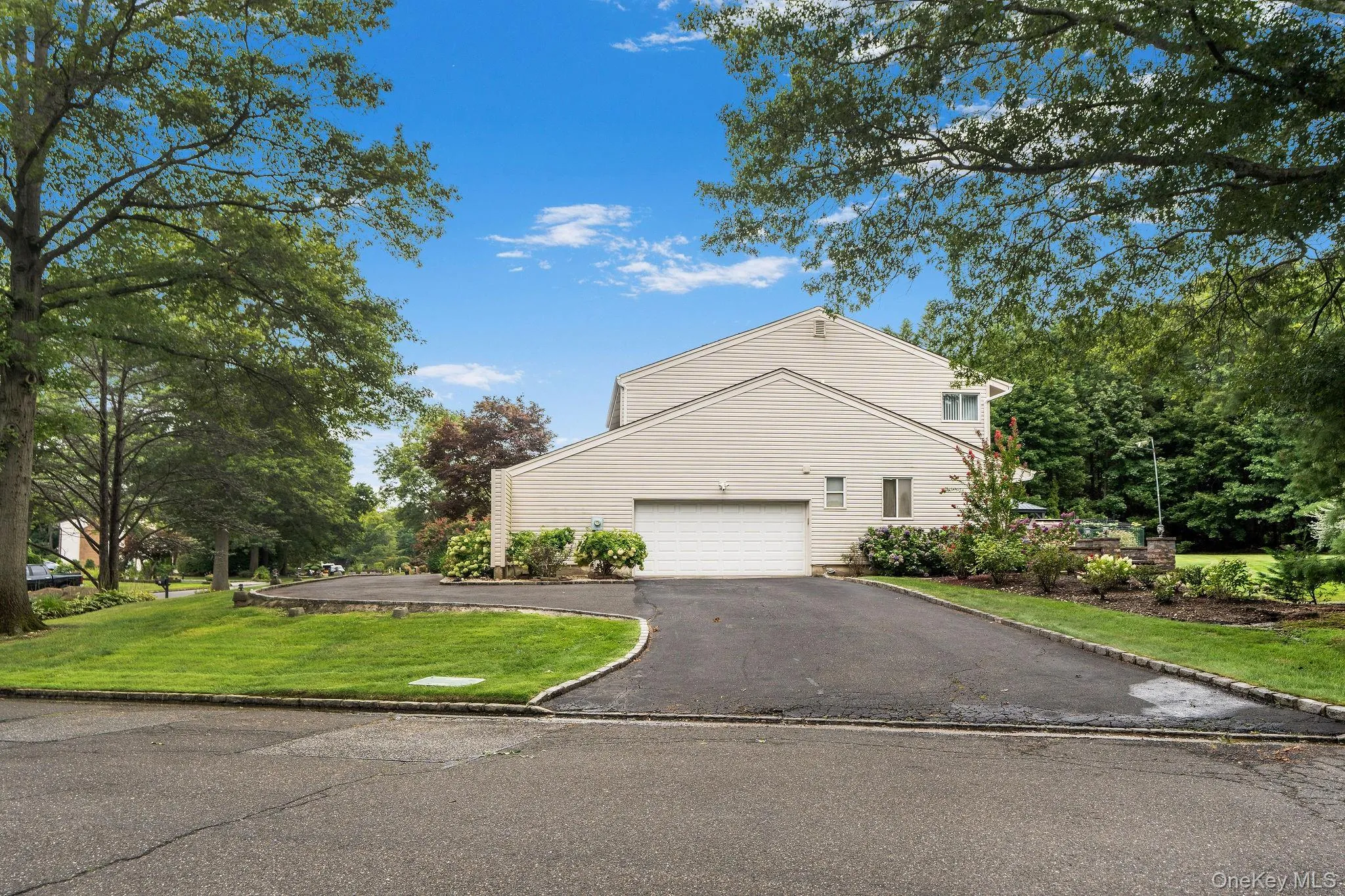 70 Juniper Lane, Oyster Bay, NY, 5 Bedrooms Bedrooms, 12 Rooms Rooms,3 BathroomsBathrooms,Residential,For Rent,Juniper,0,1041566 70 Juniper Lane, Oyster Bay, NY, 5 Bedrooms Bedrooms, 12 Rooms Rooms,3 BathroomsBathrooms,Residential,For Rent,Juniper,0,1041566