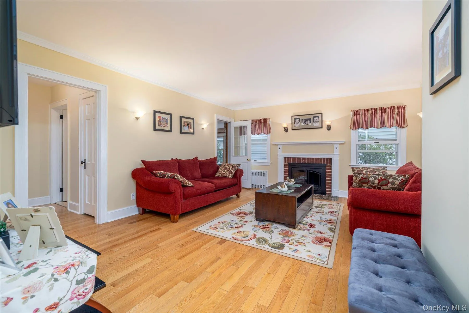 Gas fireplace Gas fireplace