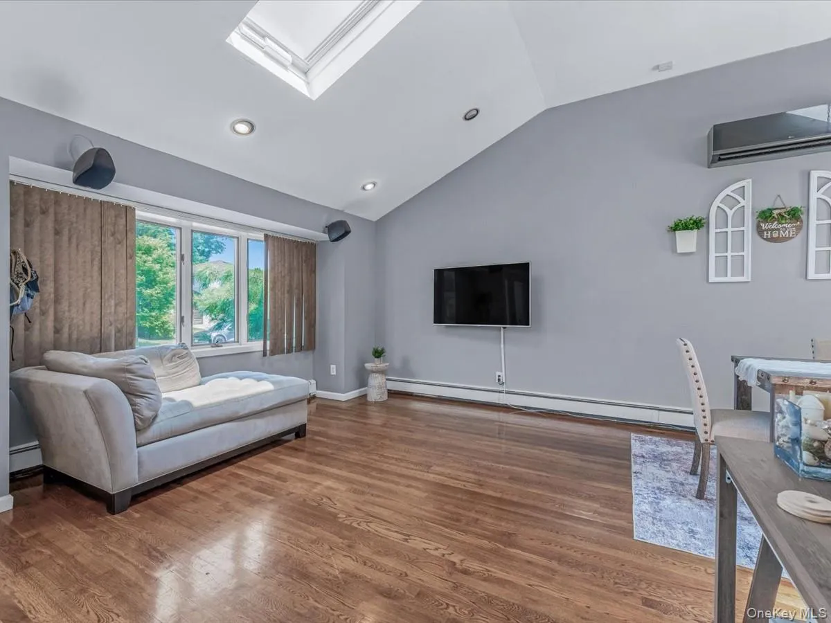 1 Debora Drive, Oyster Bay, NY, 4 Bedrooms Bedrooms, 8 Rooms Rooms,2 BathroomsBathrooms,Residential,For Rent,Debora,0,1041569 1 Debora Drive, Oyster Bay, NY, 4 Bedrooms Bedrooms, 8 Rooms Rooms,2 BathroomsBathrooms,Residential,For Rent,Debora,0,1041569