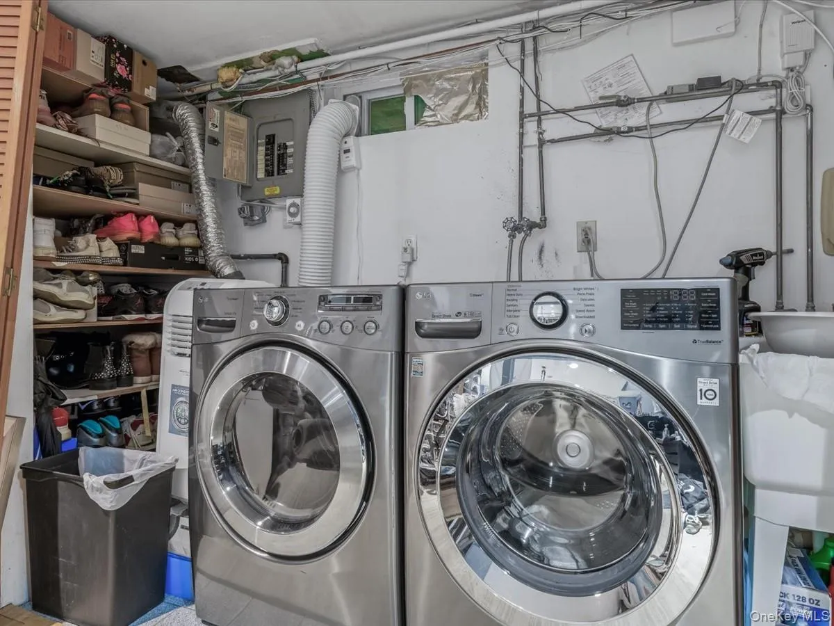 1 Debora Drive, Oyster Bay, NY, 4 Bedrooms Bedrooms, 8 Rooms Rooms,2 BathroomsBathrooms,Residential,For Rent,Debora,0,1041569 1 Debora Drive, Oyster Bay, NY, 4 Bedrooms Bedrooms, 8 Rooms Rooms,2 BathroomsBathrooms,Residential,For Rent,Debora,0,1041569