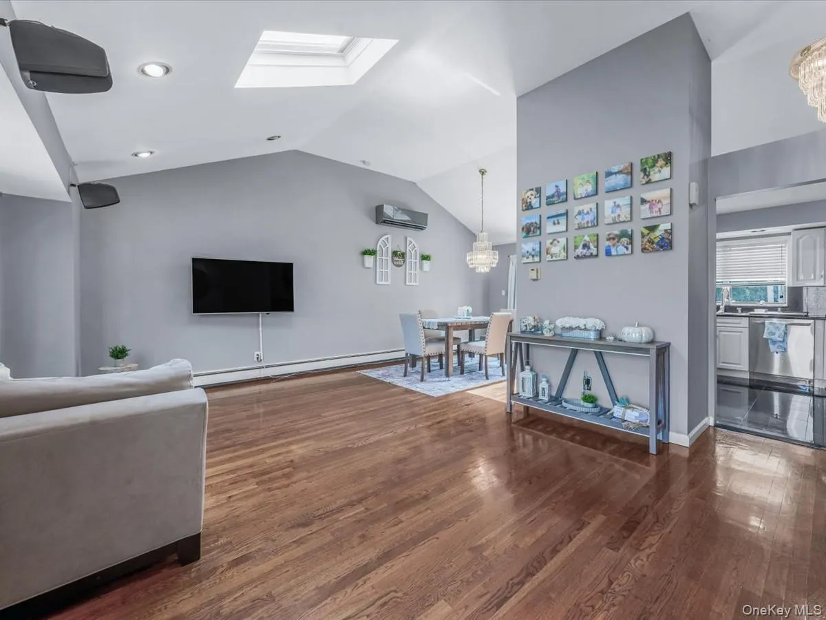 1 Debora Drive, Oyster Bay, NY, 4 Bedrooms Bedrooms, 8 Rooms Rooms,2 BathroomsBathrooms,Residential,For Rent,Debora,0,1041569 1 Debora Drive, Oyster Bay, NY, 4 Bedrooms Bedrooms, 8 Rooms Rooms,2 BathroomsBathrooms,Residential,For Rent,Debora,0,1041569