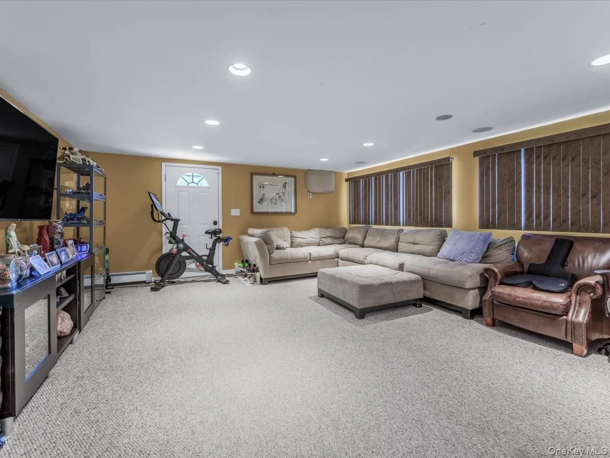 1 Debora Drive, Oyster Bay, NY, 4 Bedrooms Bedrooms, 8 Rooms Rooms,2 BathroomsBathrooms,Residential,For Rent,Debora,0,1041569 1 Debora Drive, Oyster Bay, NY, 4 Bedrooms Bedrooms, 8 Rooms Rooms,2 BathroomsBathrooms,Residential,For Rent,Debora,0,1041569