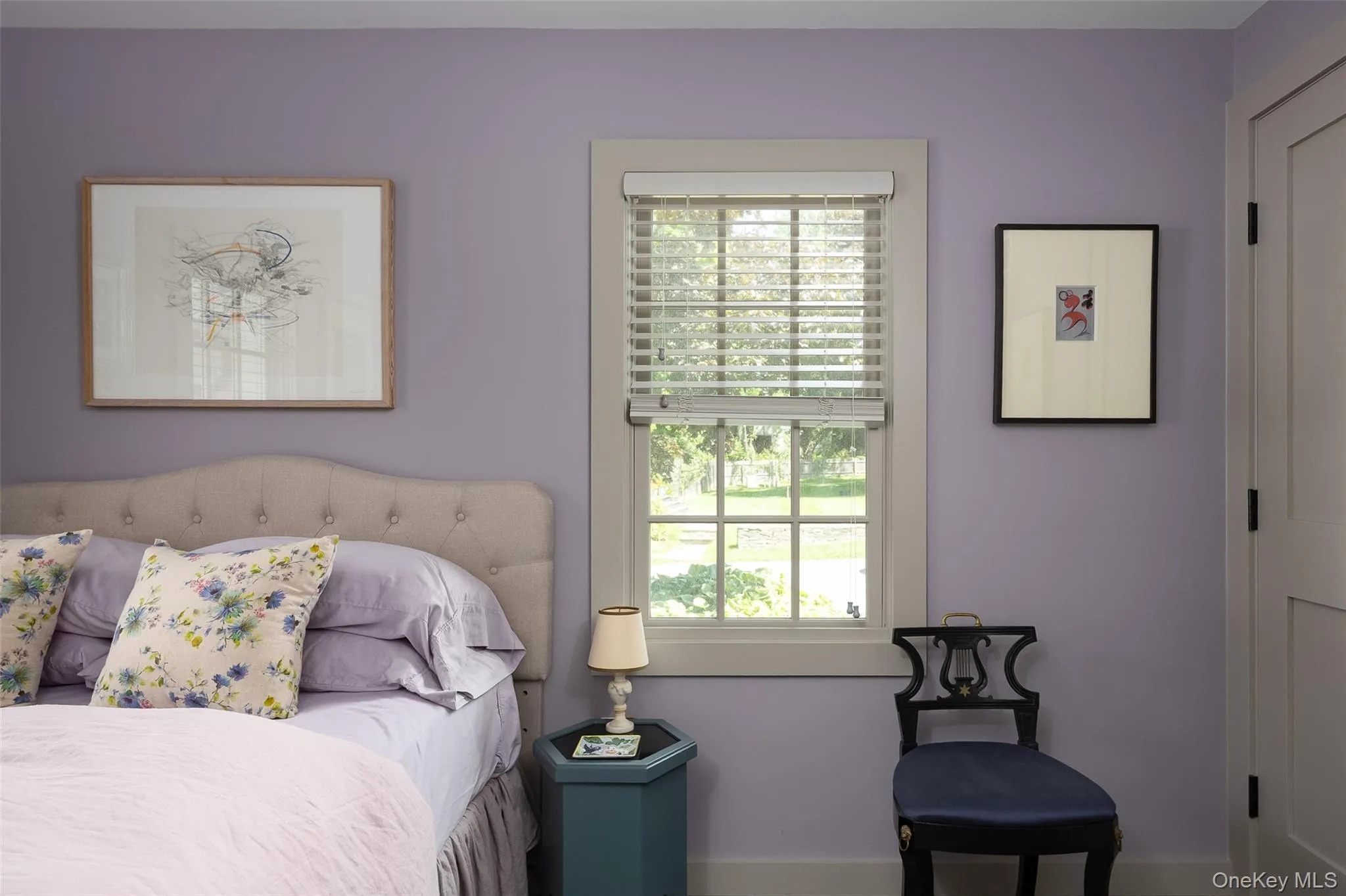 Secondary bedroom. Secondary bedroom.