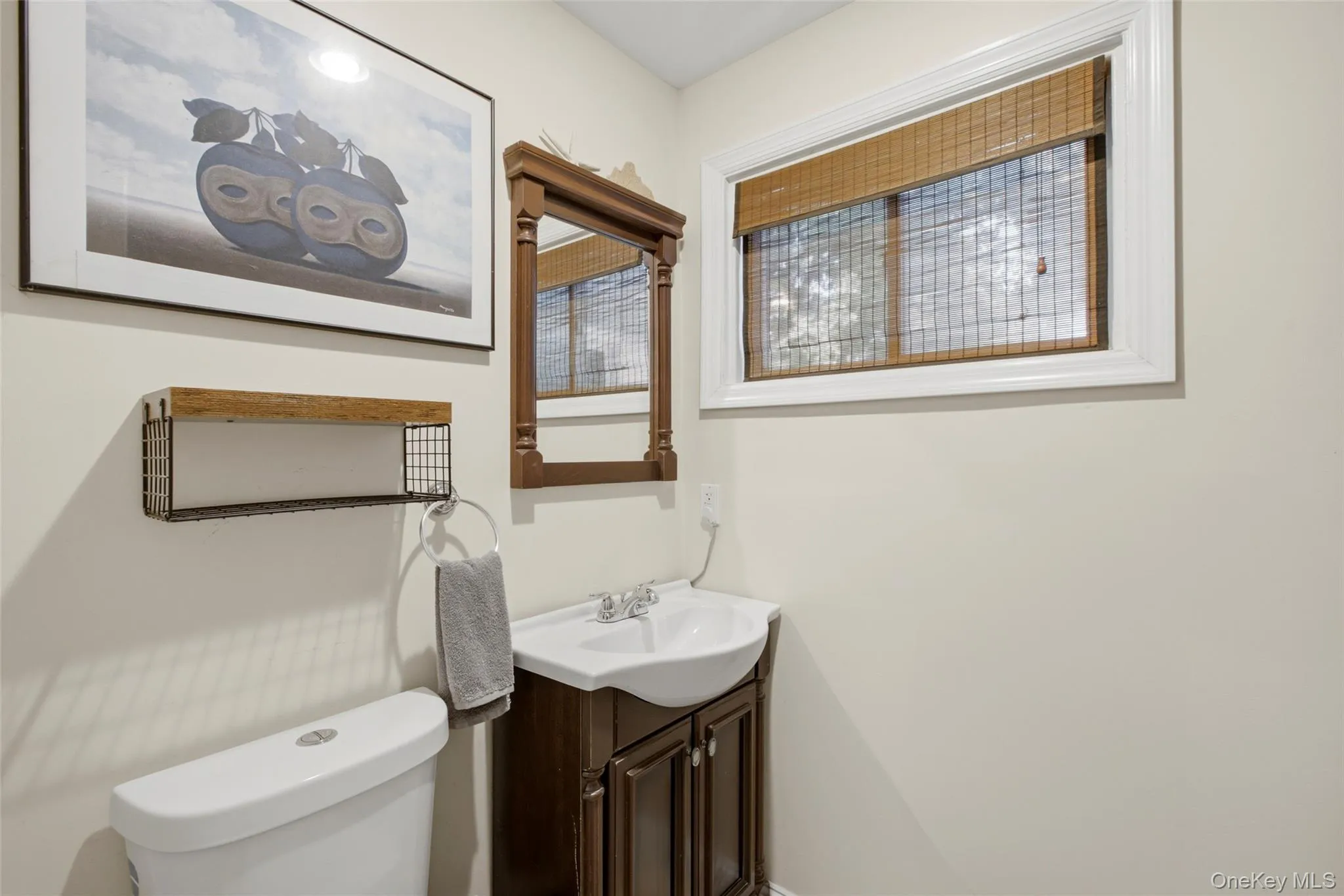 36 Kew Drive, Brookhaven, NY, 4 Bedrooms Bedrooms, 7 Rooms Rooms,2 BathroomsBathrooms,Residential,For Rent,Kew,0,1041574 36 Kew Drive, Brookhaven, NY, 4 Bedrooms Bedrooms, 7 Rooms Rooms,2 BathroomsBathrooms,Residential,For Rent,Kew,0,1041574