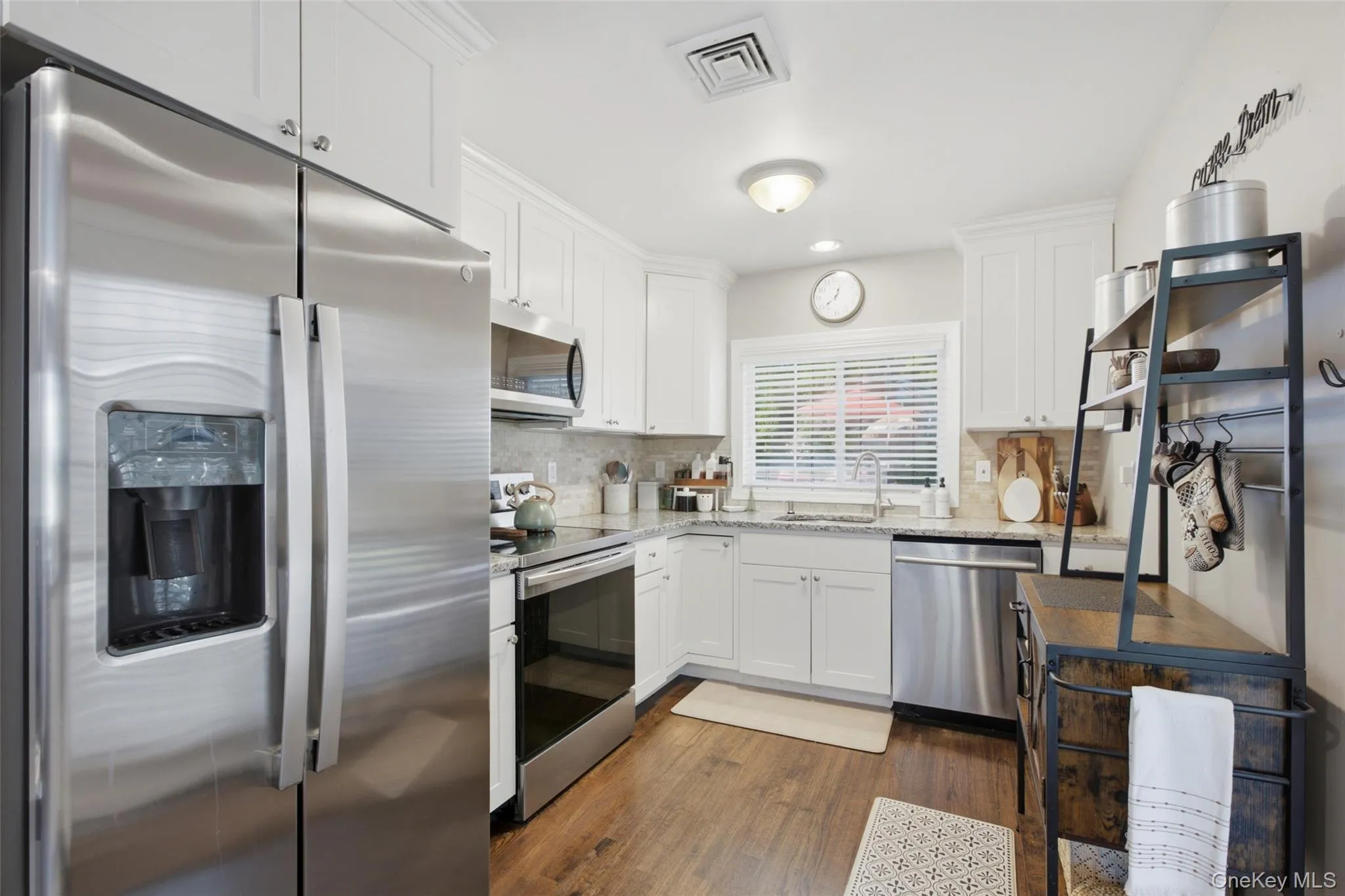 36 Kew Drive, Brookhaven, NY, 4 Bedrooms Bedrooms, 7 Rooms Rooms,2 BathroomsBathrooms,Residential,For Rent,Kew,0,1041574 36 Kew Drive, Brookhaven, NY, 4 Bedrooms Bedrooms, 7 Rooms Rooms,2 BathroomsBathrooms,Residential,For Rent,Kew,0,1041574