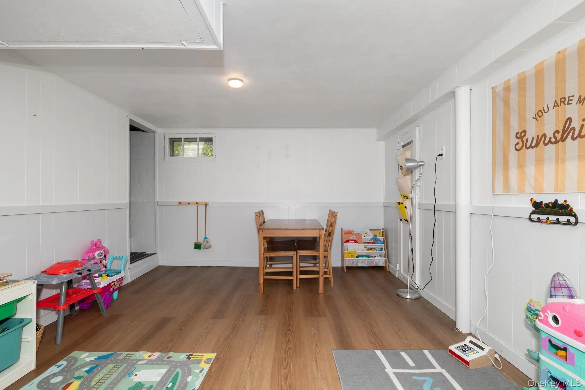 12 Ingersoll Street, Huntington, NY, 3 Bedrooms Bedrooms, 9 Rooms Rooms,1 BathroomBathrooms,Residential Lease,For Rent,Ingersoll,0,1041575 12 Ingersoll Street, Huntington, NY, 3 Bedrooms Bedrooms, 9 Rooms Rooms,1 BathroomBathrooms,Residential Lease,For Rent,Ingersoll,0,1041575