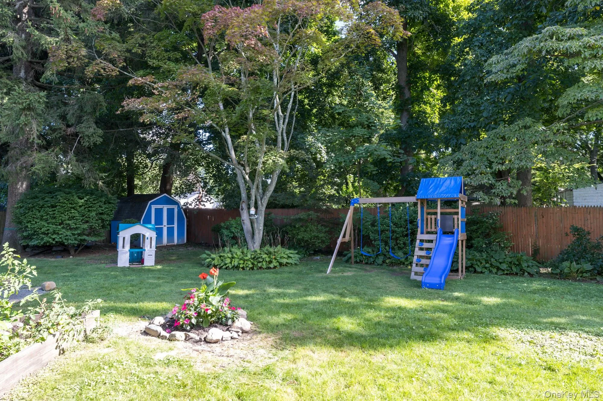12 Ingersoll Street, Huntington, NY, 3 Bedrooms Bedrooms, 9 Rooms Rooms,1 BathroomBathrooms,Residential Lease,For Rent,Ingersoll,0,1041575 12 Ingersoll Street, Huntington, NY, 3 Bedrooms Bedrooms, 9 Rooms Rooms,1 BathroomBathrooms,Residential Lease,For Rent,Ingersoll,0,1041575