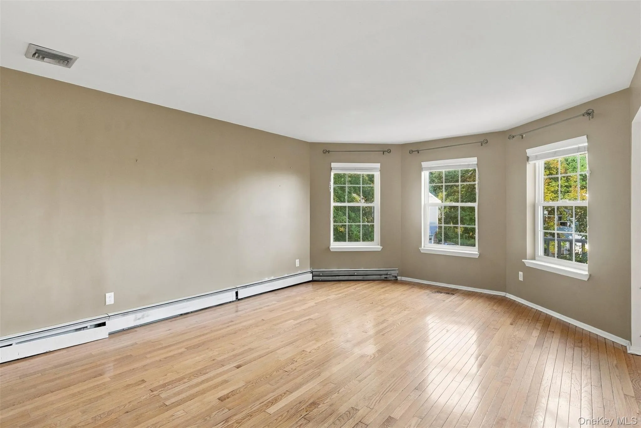 16 Cambridge Circle, Monroe, NY, 4 Bedrooms Bedrooms, 10 Rooms Rooms,2 BathroomsBathrooms,Residential,For Rent,Cambridge,0,1041577 16 Cambridge Circle, Monroe, NY, 4 Bedrooms Bedrooms, 10 Rooms Rooms,2 BathroomsBathrooms,Residential,For Rent,Cambridge,0,1041577