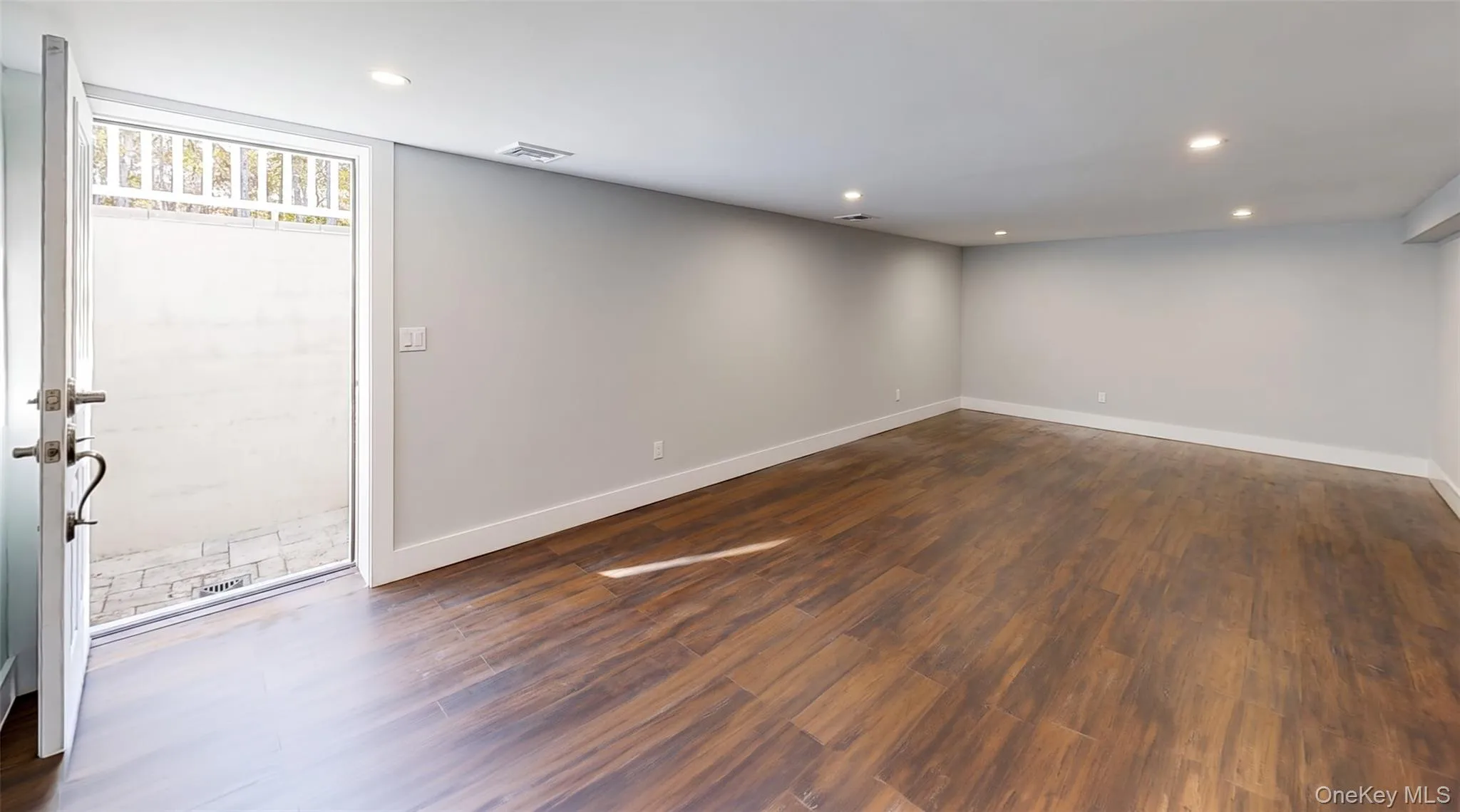 81 Country Road, Southampton, NY, 3 Bedrooms Bedrooms, 7 Rooms Rooms,3 BathroomsBathrooms,Residential,For Rent,Country,0,1041578 81 Country Road, Southampton, NY, 3 Bedrooms Bedrooms, 7 Rooms Rooms,3 BathroomsBathrooms,Residential,For Rent,Country,0,1041578