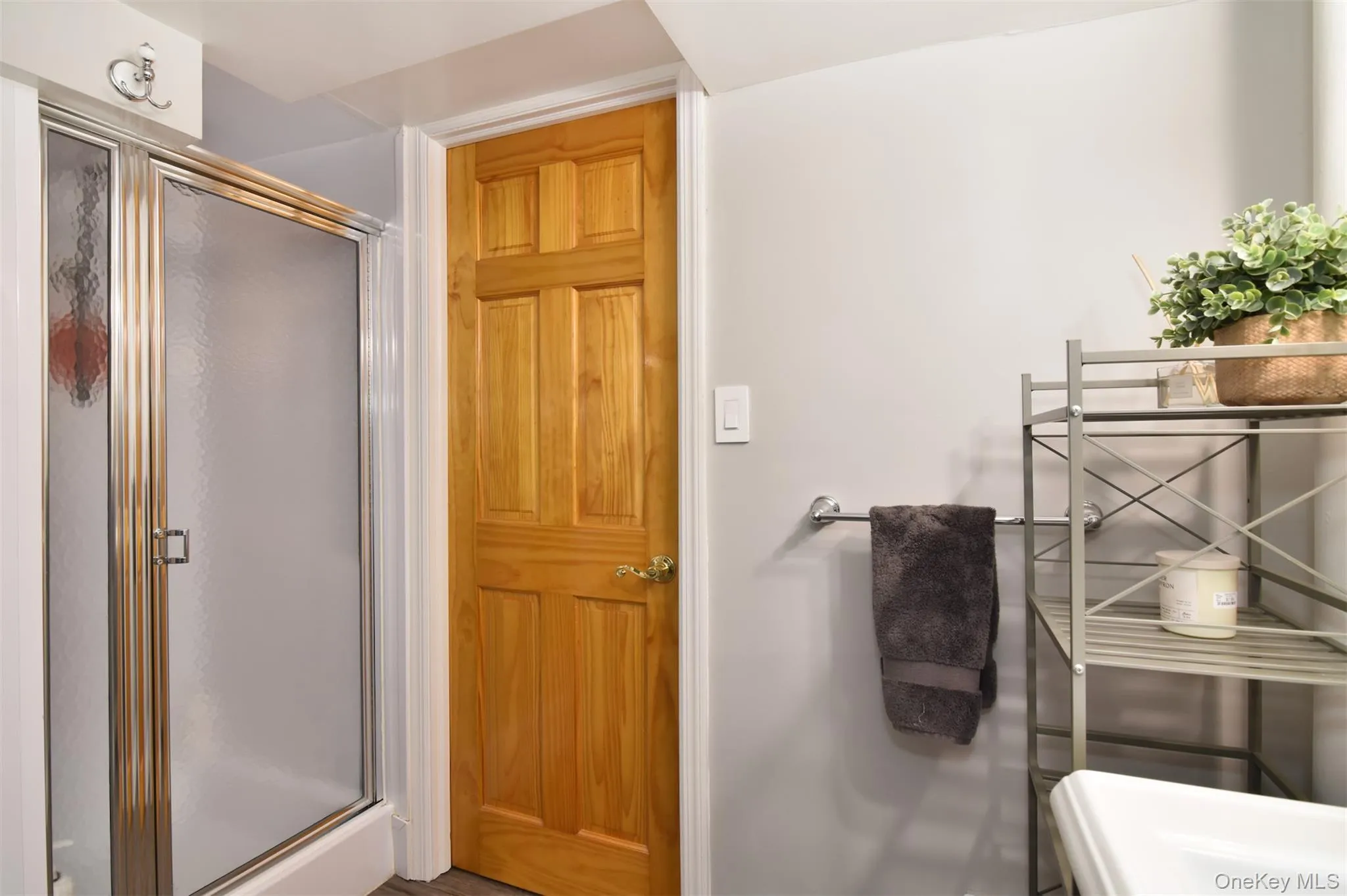 2533 Tenbroeck Avenue, New York, NY, 3 Bedrooms Bedrooms, 10 Rooms Rooms,2 BathroomsBathrooms,Residential,For Rent,Tenbroeck,0,1041579 2533 Tenbroeck Avenue, New York, NY, 3 Bedrooms Bedrooms, 10 Rooms Rooms,2 BathroomsBathrooms,Residential,For Rent,Tenbroeck,0,1041579