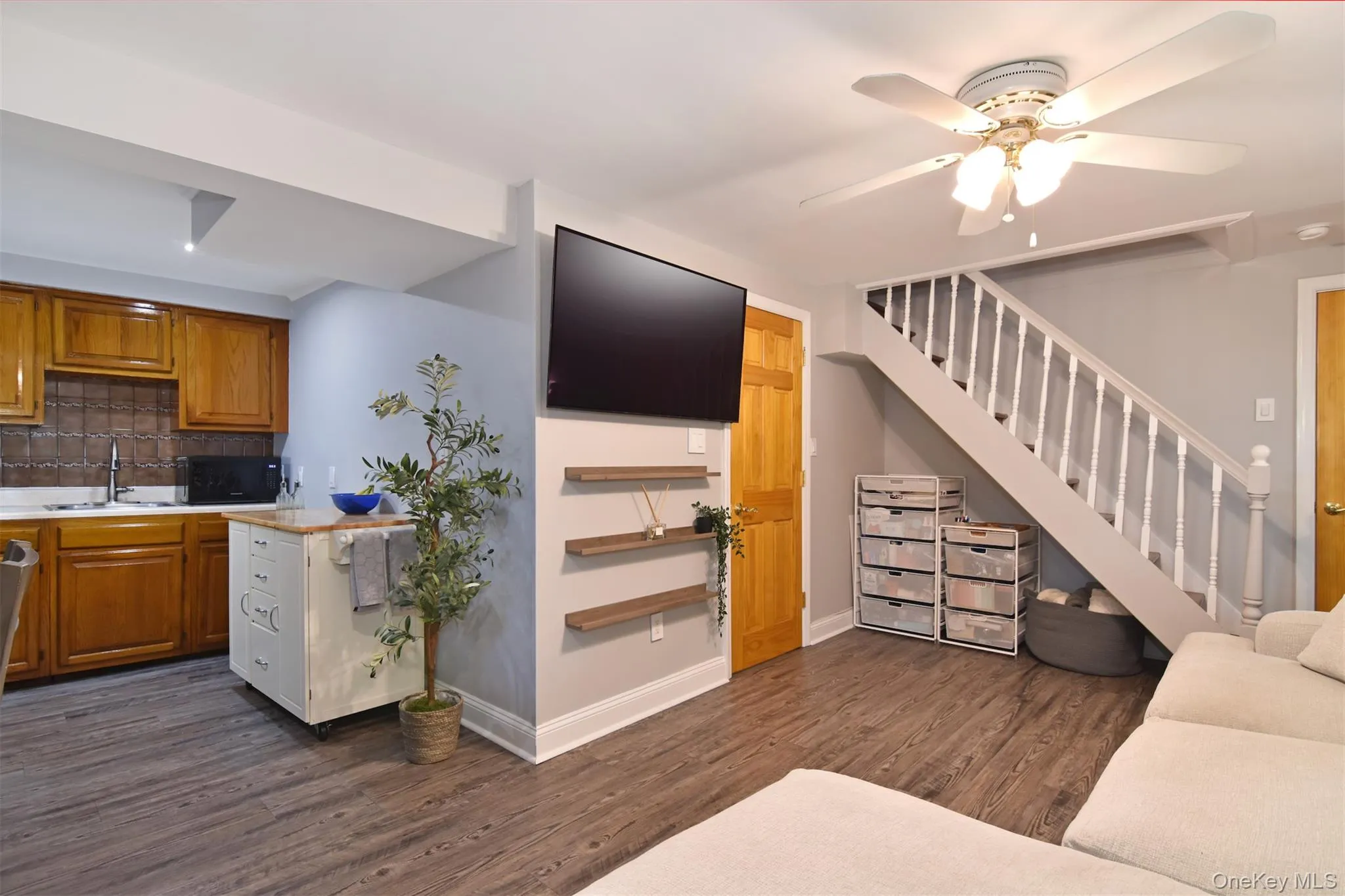 2533 Tenbroeck Avenue, New York, NY, 3 Bedrooms Bedrooms, 10 Rooms Rooms,2 BathroomsBathrooms,Residential,For Rent,Tenbroeck,0,1041579 2533 Tenbroeck Avenue, New York, NY, 3 Bedrooms Bedrooms, 10 Rooms Rooms,2 BathroomsBathrooms,Residential,For Rent,Tenbroeck,0,1041579