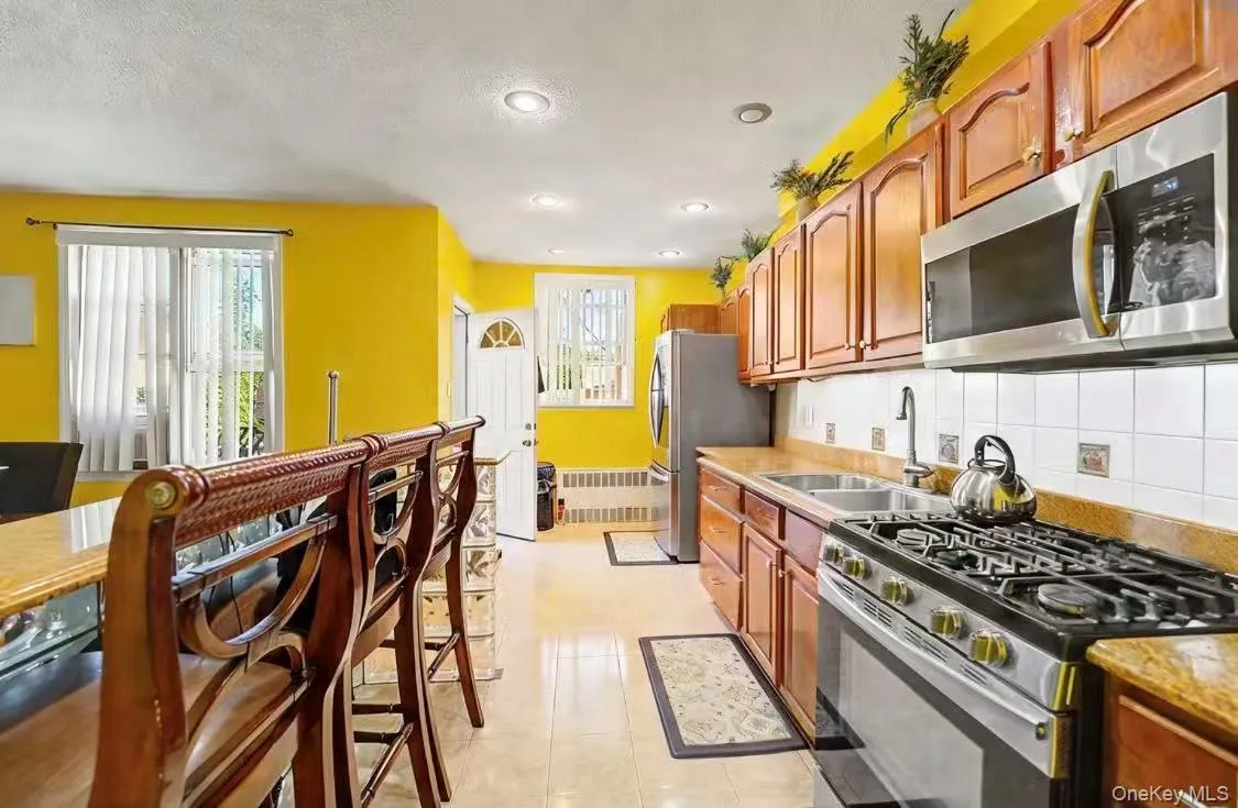 4315 Avenue J, New York, NY, 4 Bedrooms Bedrooms, 9 Rooms Rooms,3 BathroomsBathrooms,Residential,For Rent,Avenue J,0,1041581 4315 Avenue J, New York, NY, 4 Bedrooms Bedrooms, 9 Rooms Rooms,3 BathroomsBathrooms,Residential,For Rent,Avenue J,0,1041581
