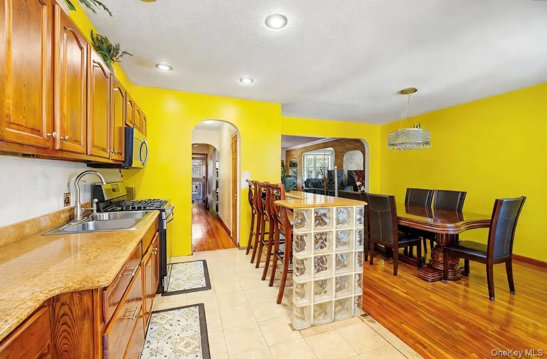 4315 Avenue J, New York, NY, 4 Bedrooms Bedrooms, 9 Rooms Rooms,3 BathroomsBathrooms,Residential,For Rent,Avenue J,0,1041581 4315 Avenue J, New York, NY, 4 Bedrooms Bedrooms, 9 Rooms Rooms,3 BathroomsBathrooms,Residential,For Rent,Avenue J,0,1041581