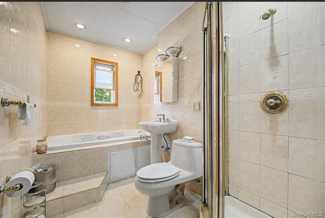 4315 Avenue J, New York, NY, 4 Bedrooms Bedrooms, 9 Rooms Rooms,3 BathroomsBathrooms,Residential,For Rent,Avenue J,0,1041581 4315 Avenue J, New York, NY, 4 Bedrooms Bedrooms, 9 Rooms Rooms,3 BathroomsBathrooms,Residential,For Rent,Avenue J,0,1041581