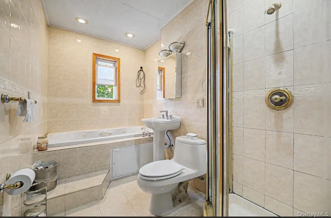 4315 Avenue J, New York, NY, 4 Bedrooms Bedrooms, 9 Rooms Rooms,3 BathroomsBathrooms,Residential,For Rent,Avenue J,0,1041581 4315 Avenue J, New York, NY, 4 Bedrooms Bedrooms, 9 Rooms Rooms,3 BathroomsBathrooms,Residential,For Rent,Avenue J,0,1041581