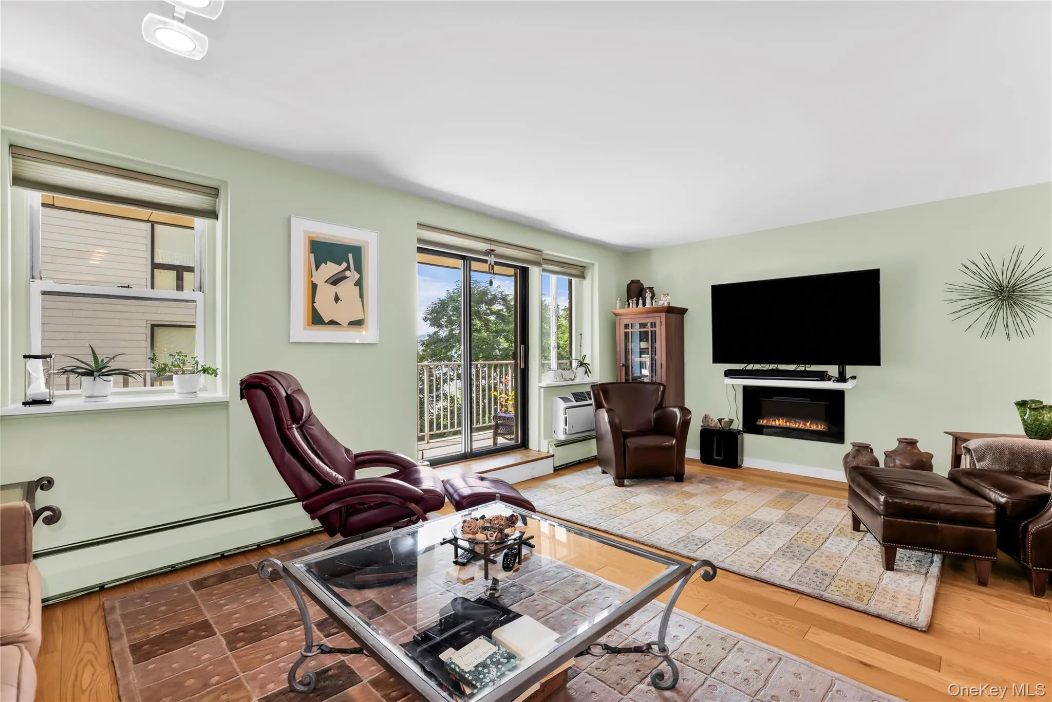 1085 Warburton, Yonkers, NY, 1 Bedroom Bedrooms, 3 Rooms Rooms,1 BathroomBathrooms,Residential,For Rent,Warburton,0,1041587 1085 Warburton, Yonkers, NY, 1 Bedroom Bedrooms, 3 Rooms Rooms,1 BathroomBathrooms,Residential,For Rent,Warburton,0,1041587