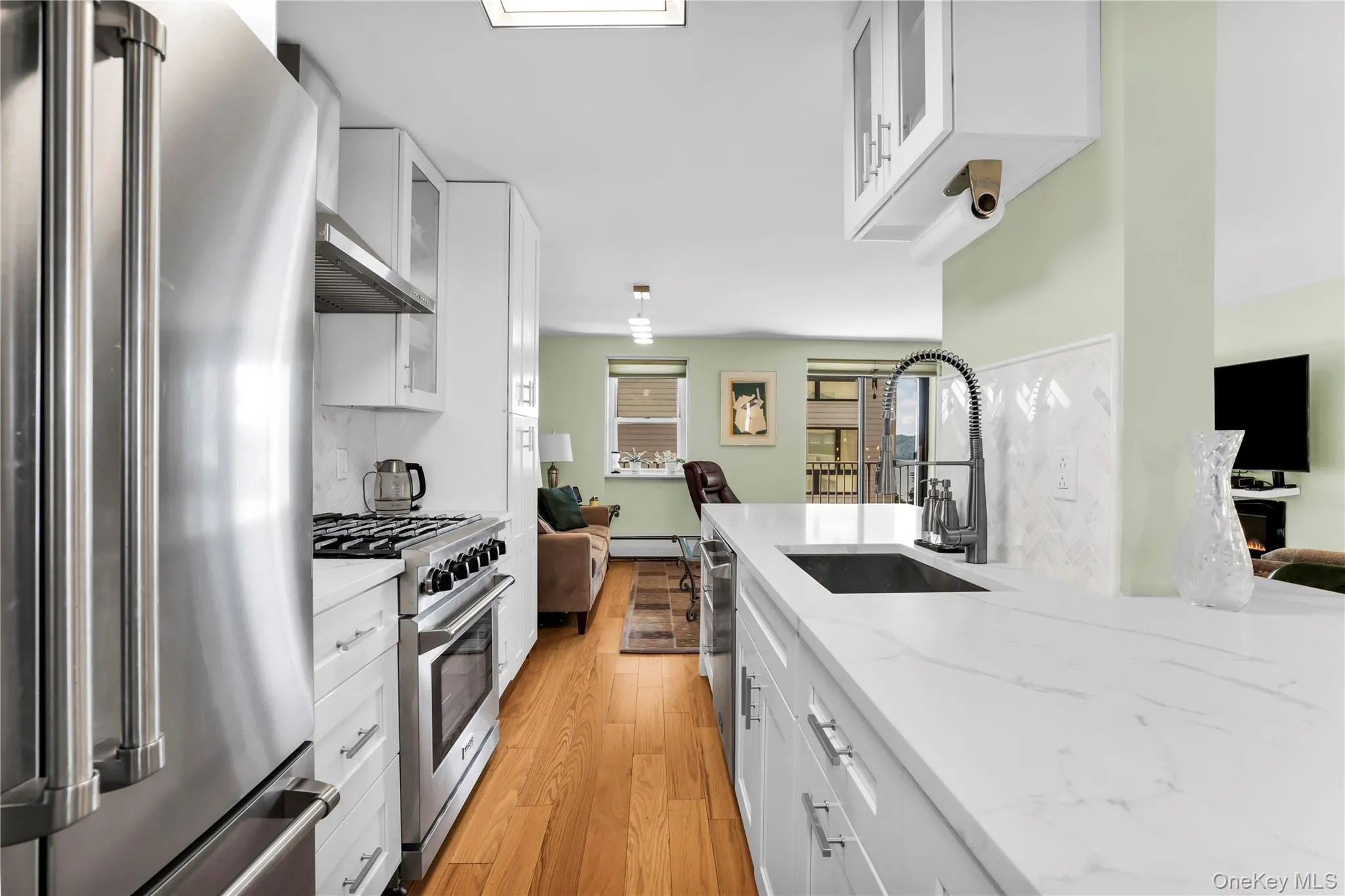 1085 Warburton, Yonkers, NY, 1 Bedroom Bedrooms, 3 Rooms Rooms,1 BathroomBathrooms,Residential,For Rent,Warburton,0,1041587 1085 Warburton, Yonkers, NY, 1 Bedroom Bedrooms, 3 Rooms Rooms,1 BathroomBathrooms,Residential,For Rent,Warburton,0,1041587