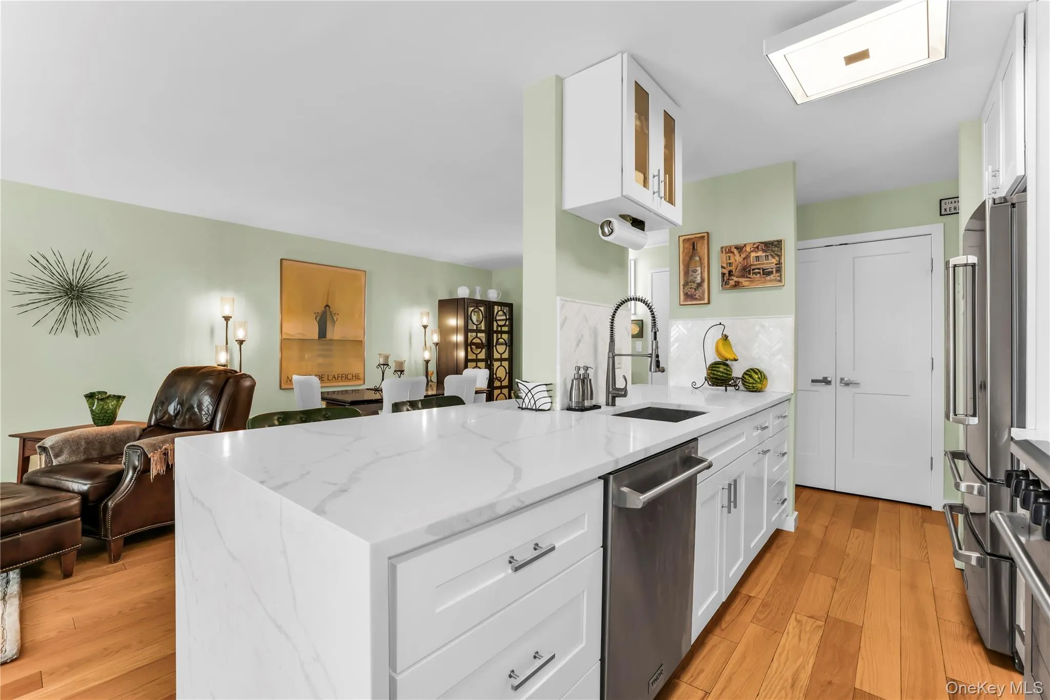 1085 Warburton, Yonkers, NY, 1 Bedroom Bedrooms, 3 Rooms Rooms,1 BathroomBathrooms,Residential,For Rent,Warburton,0,1041587 1085 Warburton, Yonkers, NY, 1 Bedroom Bedrooms, 3 Rooms Rooms,1 BathroomBathrooms,Residential,For Rent,Warburton,0,1041587