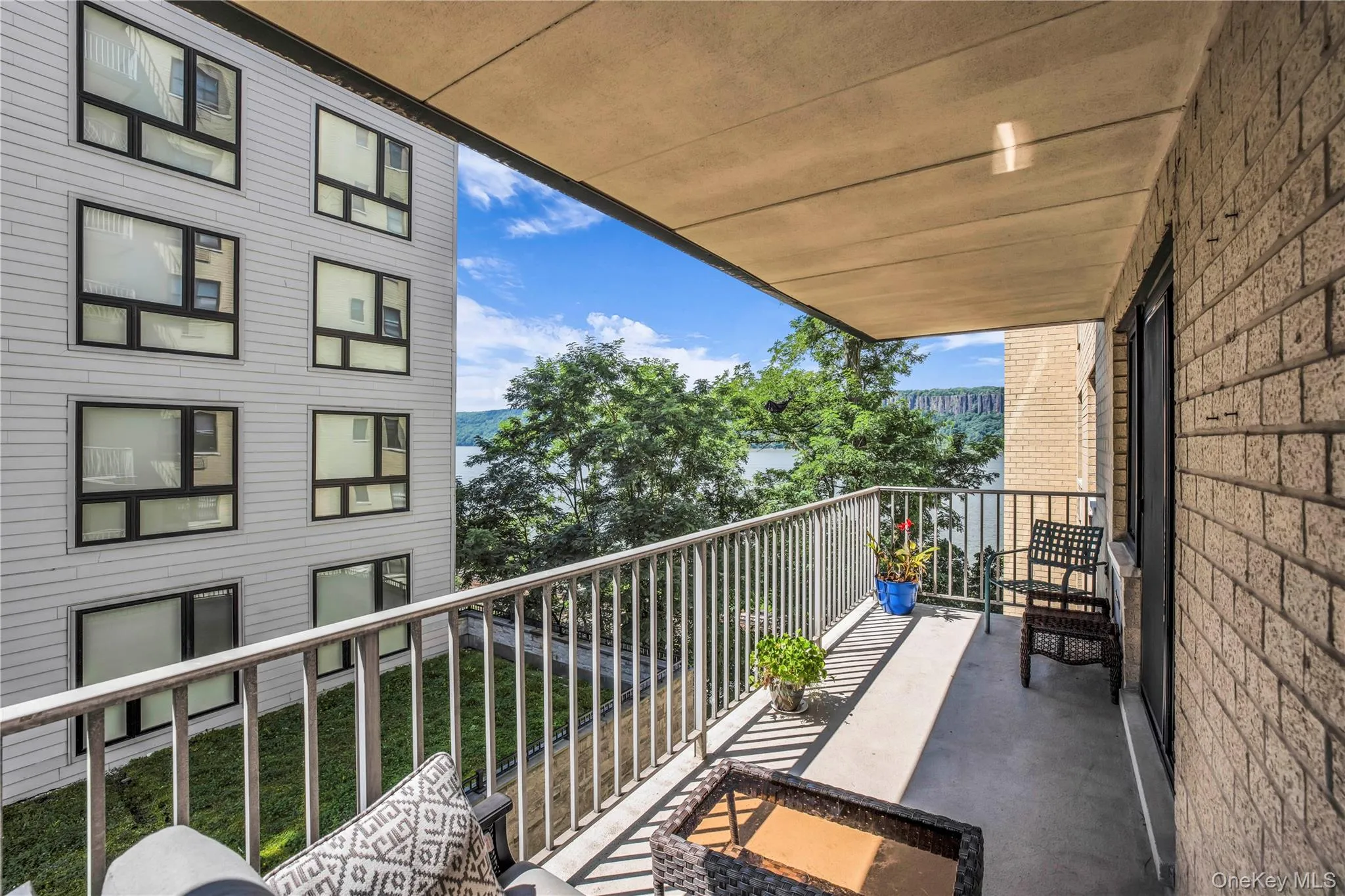 1085 Warburton, Yonkers, NY, 1 Bedroom Bedrooms, 3 Rooms Rooms,1 BathroomBathrooms,Residential,For Rent,Warburton,0,1041587 1085 Warburton, Yonkers, NY, 1 Bedroom Bedrooms, 3 Rooms Rooms,1 BathroomBathrooms,Residential,For Rent,Warburton,0,1041587