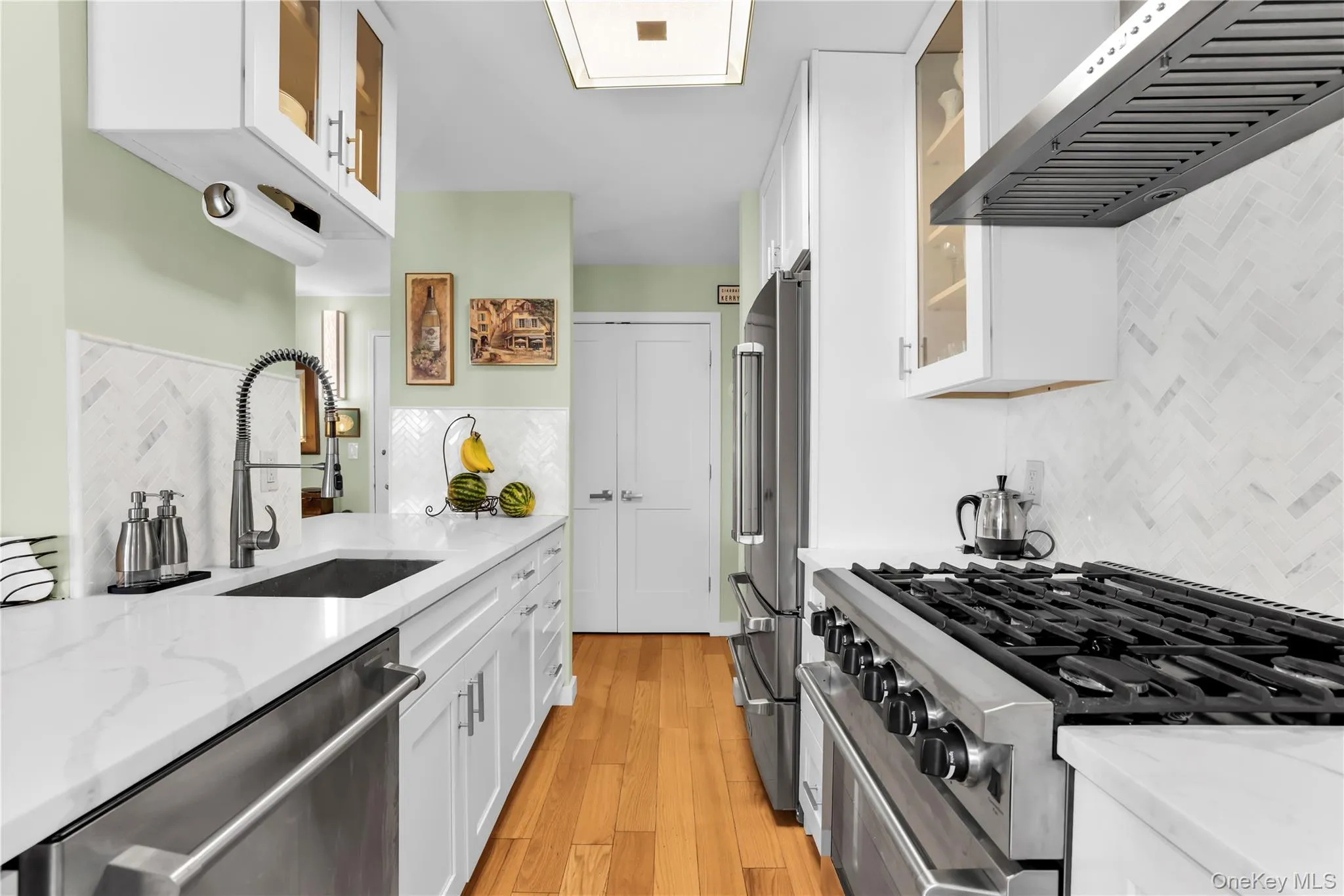 1085 Warburton, Yonkers, NY, 1 Bedroom Bedrooms, 3 Rooms Rooms,1 BathroomBathrooms,Residential,For Rent,Warburton,0,1041587 1085 Warburton, Yonkers, NY, 1 Bedroom Bedrooms, 3 Rooms Rooms,1 BathroomBathrooms,Residential,For Rent,Warburton,0,1041587