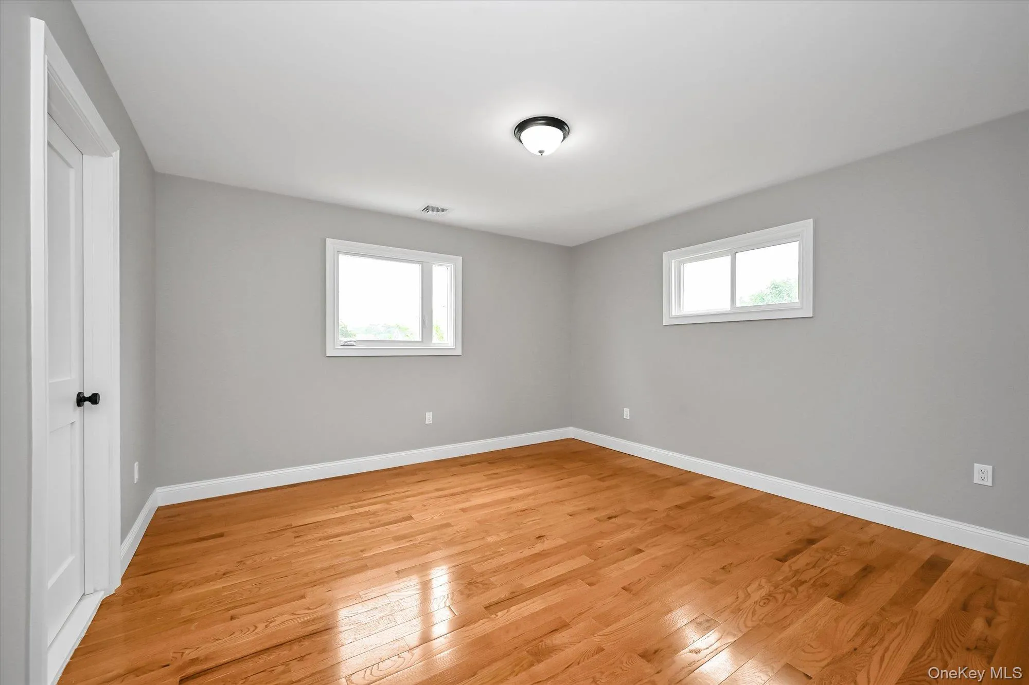 Primary Bedroom with Access to Full Hall Bathroom Primary Bedroom with Access to Full Hall Bathroom
