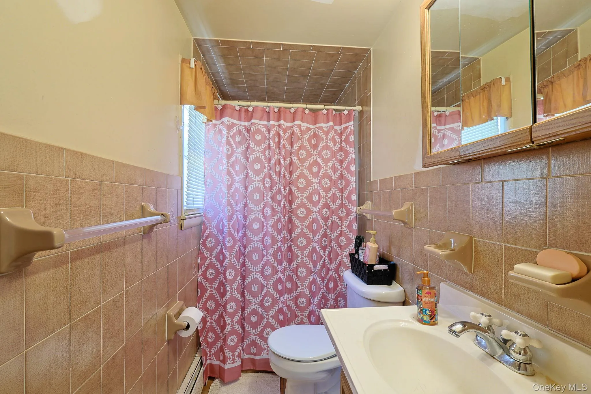 8 Pine Street, Middletown, NY, 4 Bedrooms Bedrooms, 12 Rooms Rooms,2 BathroomsBathrooms,Residential,For Rent,Pine,0,1041591 8 Pine Street, Middletown, NY, 4 Bedrooms Bedrooms, 12 Rooms Rooms,2 BathroomsBathrooms,Residential,For Rent,Pine,0,1041591