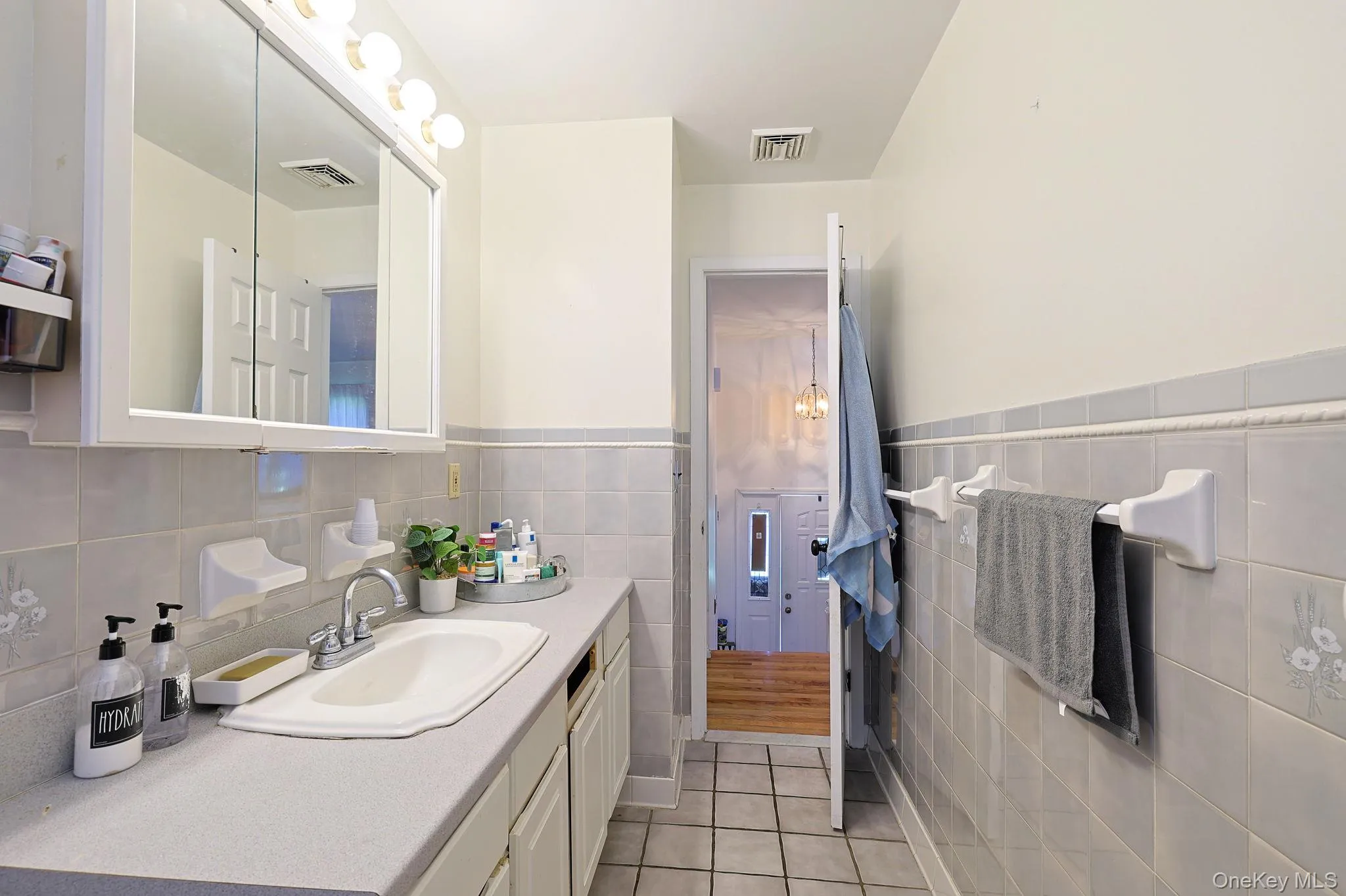 8 Pine Street, Middletown, NY, 4 Bedrooms Bedrooms, 12 Rooms Rooms,2 BathroomsBathrooms,Residential,For Rent,Pine,0,1041591 8 Pine Street, Middletown, NY, 4 Bedrooms Bedrooms, 12 Rooms Rooms,2 BathroomsBathrooms,Residential,For Rent,Pine,0,1041591