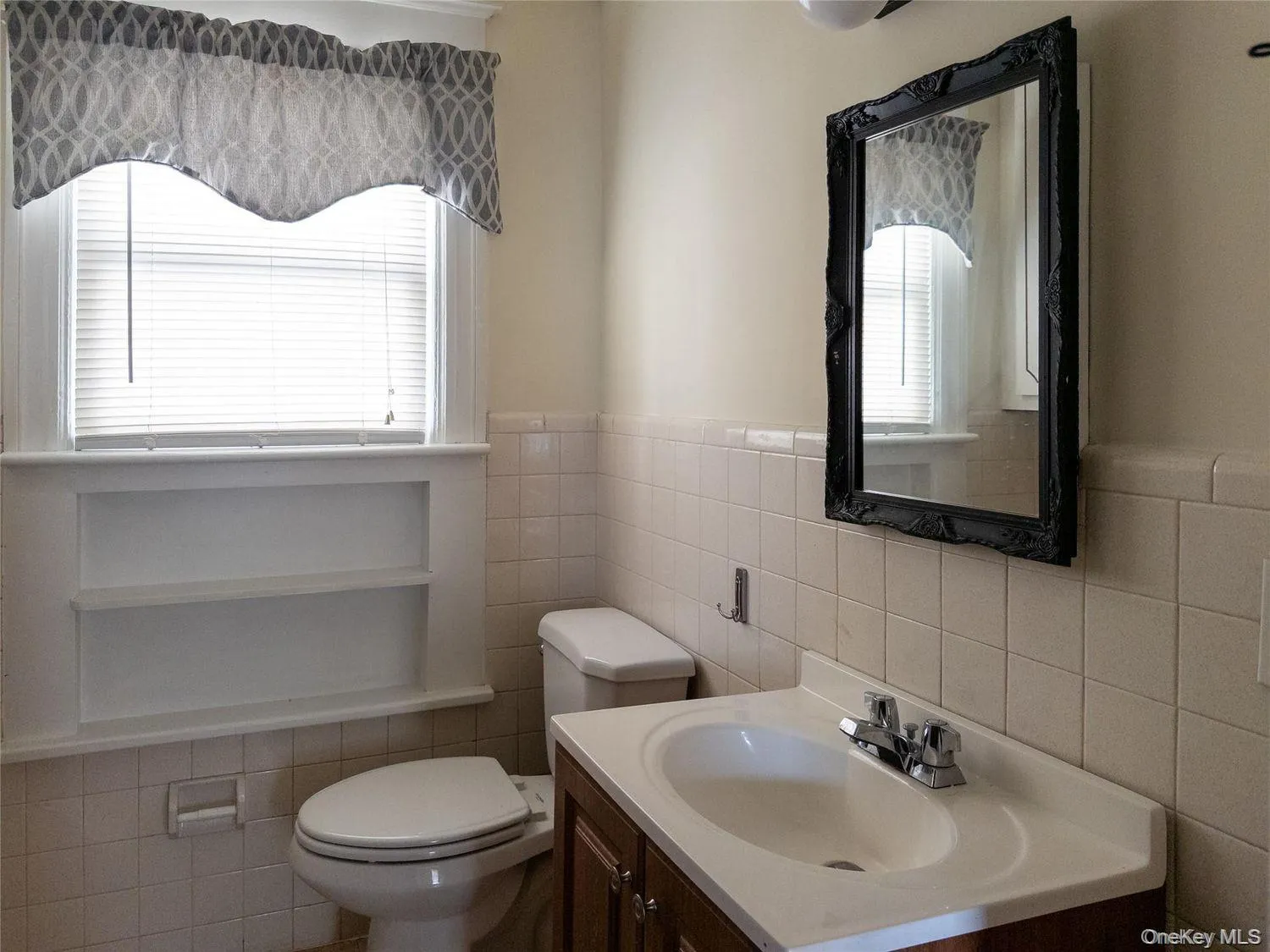 135 Washington Street, Poughkeepsie, NY, 2 Bedrooms Bedrooms, 7 Rooms Rooms,2 BathroomsBathrooms,Residential Lease,For Rent,Washington,0,1041601 135 Washington Street, Poughkeepsie, NY, 2 Bedrooms Bedrooms, 7 Rooms Rooms,2 BathroomsBathrooms,Residential Lease,For Rent,Washington,0,1041601