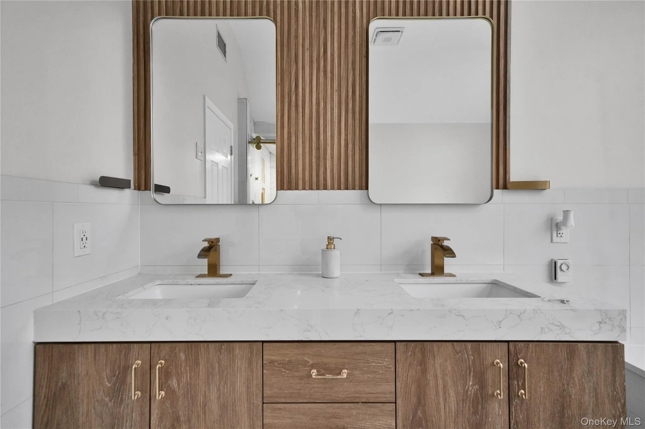 9 Gooler Court, Stony Point, NY, 5 Bedrooms Bedrooms, 10 Rooms Rooms,4 BathroomsBathrooms,Residential,For Rent,Gooler,0,1041603 9 Gooler Court, Stony Point, NY, 5 Bedrooms Bedrooms, 10 Rooms Rooms,4 BathroomsBathrooms,Residential,For Rent,Gooler,0,1041603