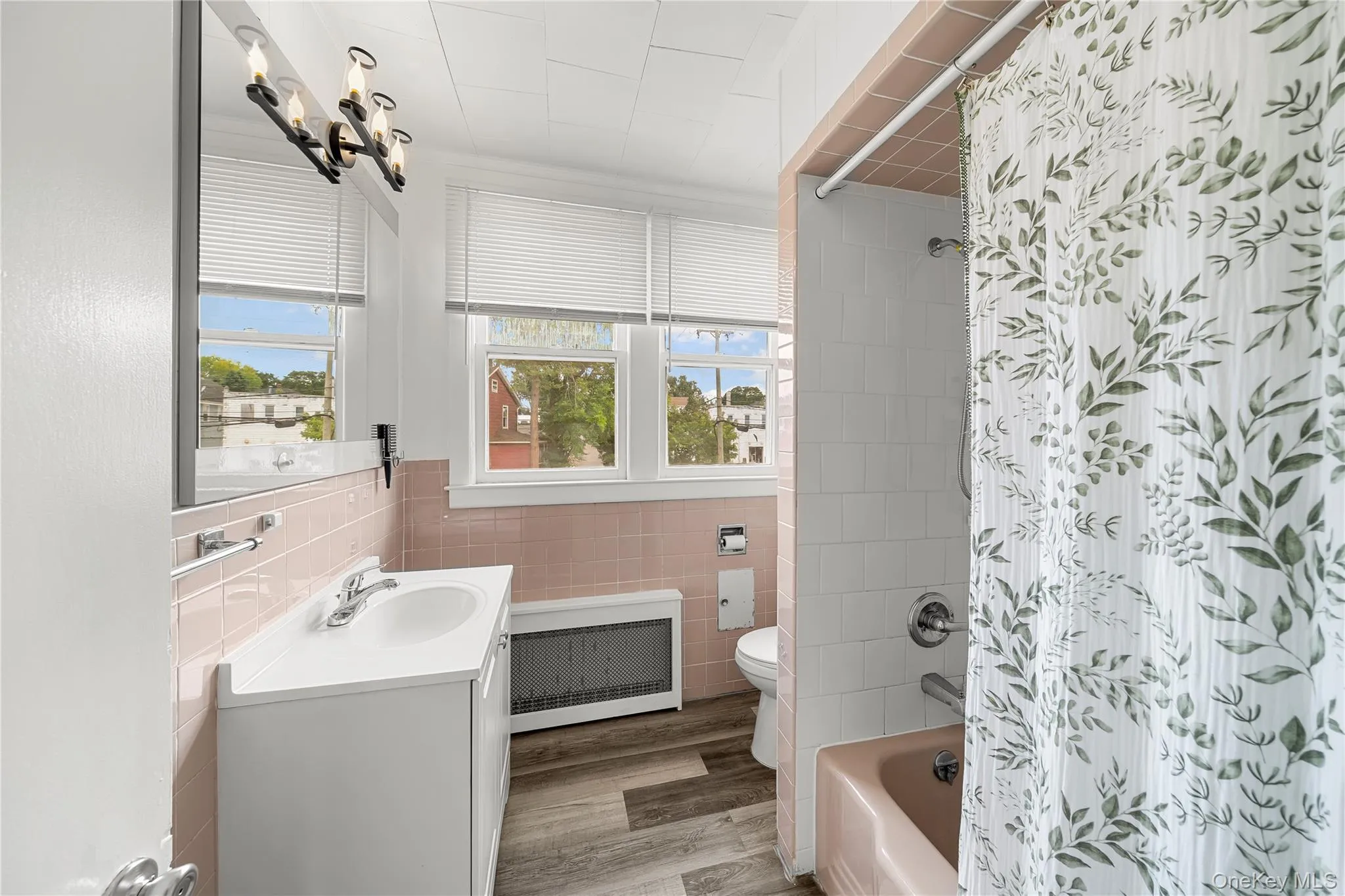 6 Littleworth Lane, Oyster Bay, NY, 3 Bedrooms Bedrooms, 7 Rooms Rooms,1 BathroomBathrooms,Residential,For Rent,Littleworth,0,1041608 6 Littleworth Lane, Oyster Bay, NY, 3 Bedrooms Bedrooms, 7 Rooms Rooms,1 BathroomBathrooms,Residential,For Rent,Littleworth,0,1041608