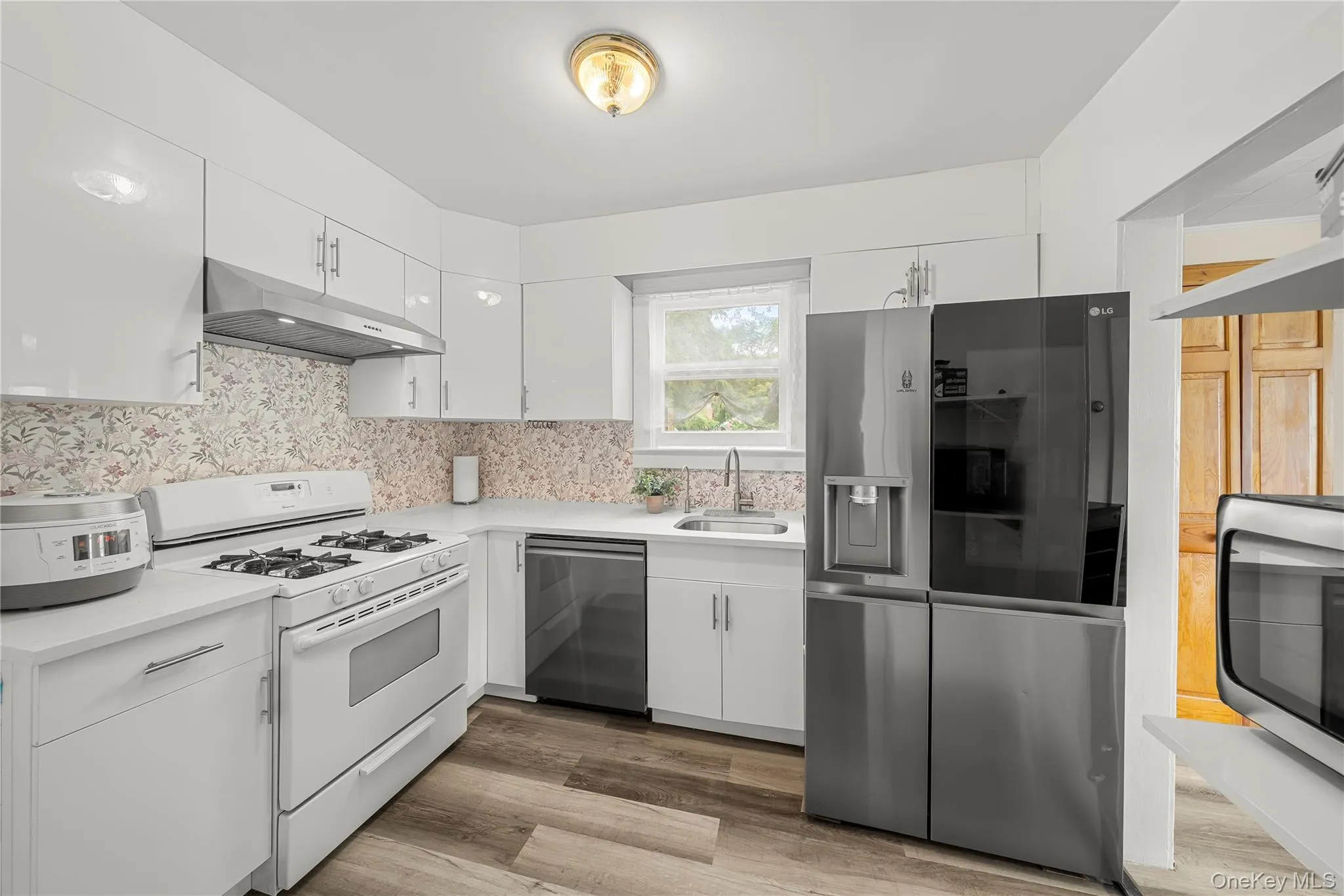 6 Littleworth Lane, Oyster Bay, NY, 3 Bedrooms Bedrooms, 7 Rooms Rooms,1 BathroomBathrooms,Residential,For Rent,Littleworth,0,1041608 6 Littleworth Lane, Oyster Bay, NY, 3 Bedrooms Bedrooms, 7 Rooms Rooms,1 BathroomBathrooms,Residential,For Rent,Littleworth,0,1041608