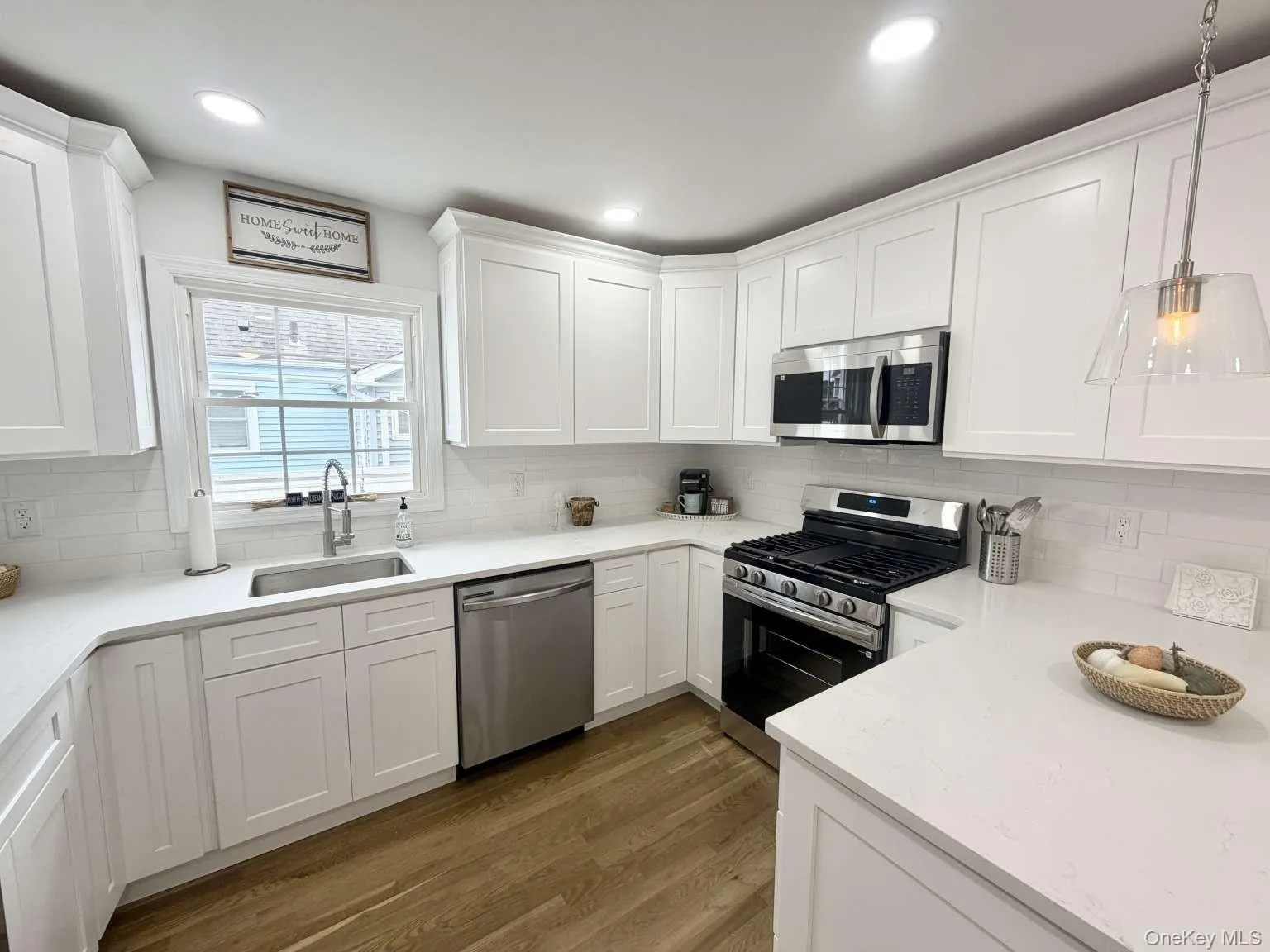 20 Iris Avenue, Hempstead, NY, 4 Bedrooms Bedrooms, 10 Rooms Rooms,2 BathroomsBathrooms,Residential,For Rent,Iris,0,1041616 20 Iris Avenue, Hempstead, NY, 4 Bedrooms Bedrooms, 10 Rooms Rooms,2 BathroomsBathrooms,Residential,For Rent,Iris,0,1041616