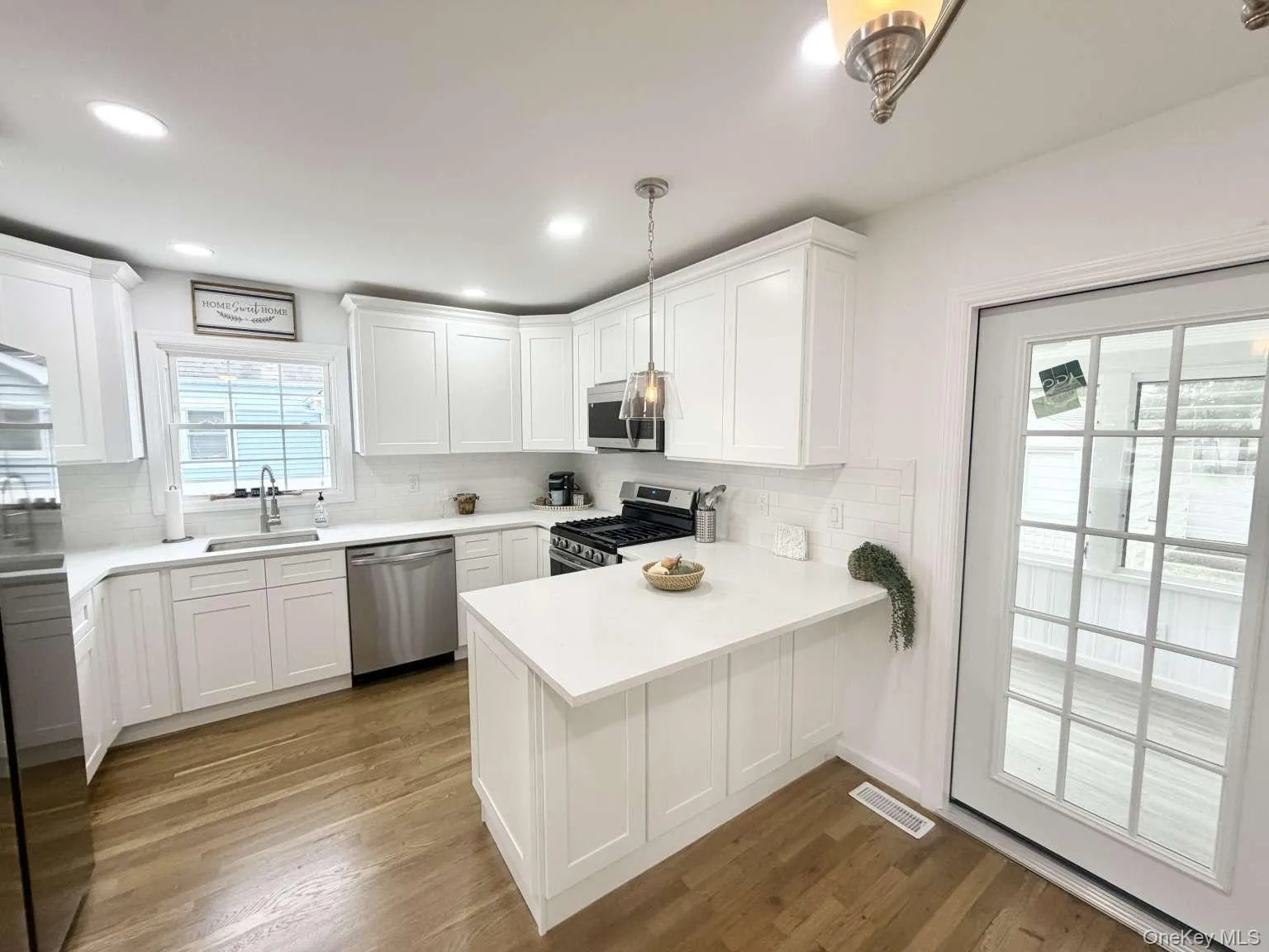 20 Iris Avenue, Hempstead, NY, 4 Bedrooms Bedrooms, 10 Rooms Rooms,2 BathroomsBathrooms,Residential,For Rent,Iris,0,1041616 20 Iris Avenue, Hempstead, NY, 4 Bedrooms Bedrooms, 10 Rooms Rooms,2 BathroomsBathrooms,Residential,For Rent,Iris,0,1041616