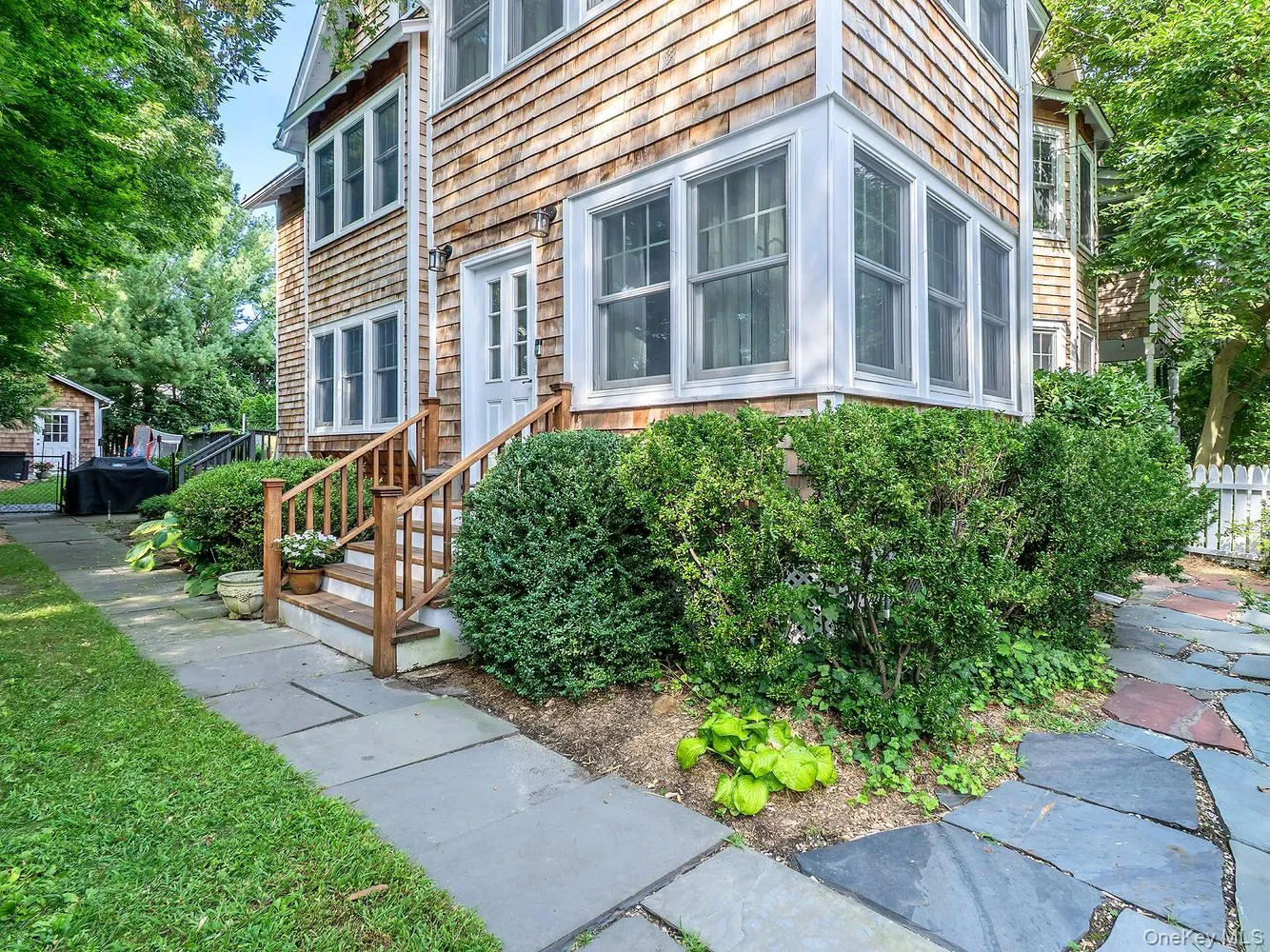 A defined facade that feels like...your own. The tasteful exterior blends seamlessly with its neighbor. A defined facade that feels like...your own. The tasteful exterior blends seamlessly with its neighbor.