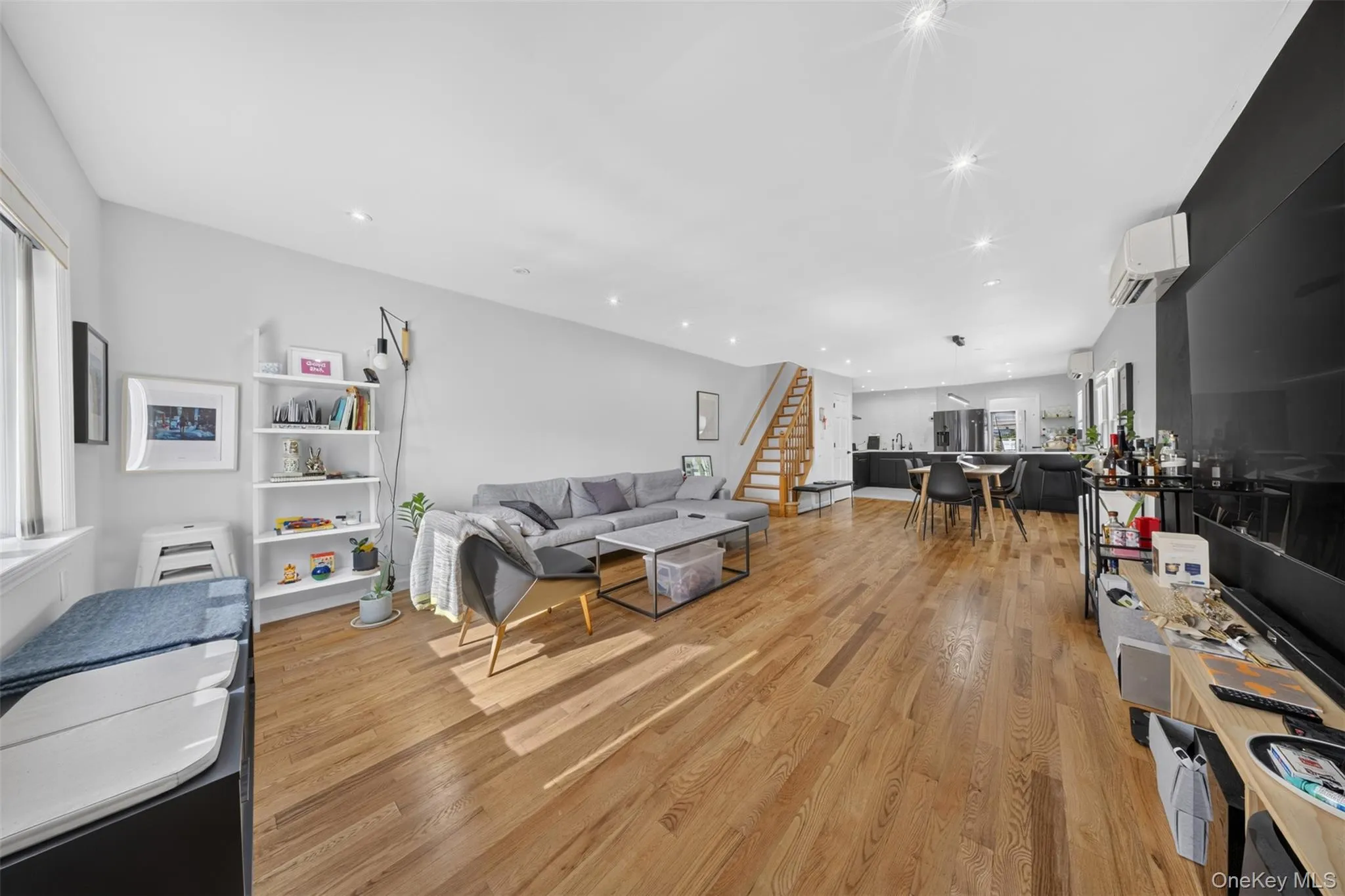 32-33 202nd Street, New York, NY, 3 Bedrooms Bedrooms, 6 Rooms Rooms,2 BathroomsBathrooms,Residential,For Rent,202nd,0,1041628 32-33 202nd Street, New York, NY, 3 Bedrooms Bedrooms, 6 Rooms Rooms,2 BathroomsBathrooms,Residential,For Rent,202nd,0,1041628