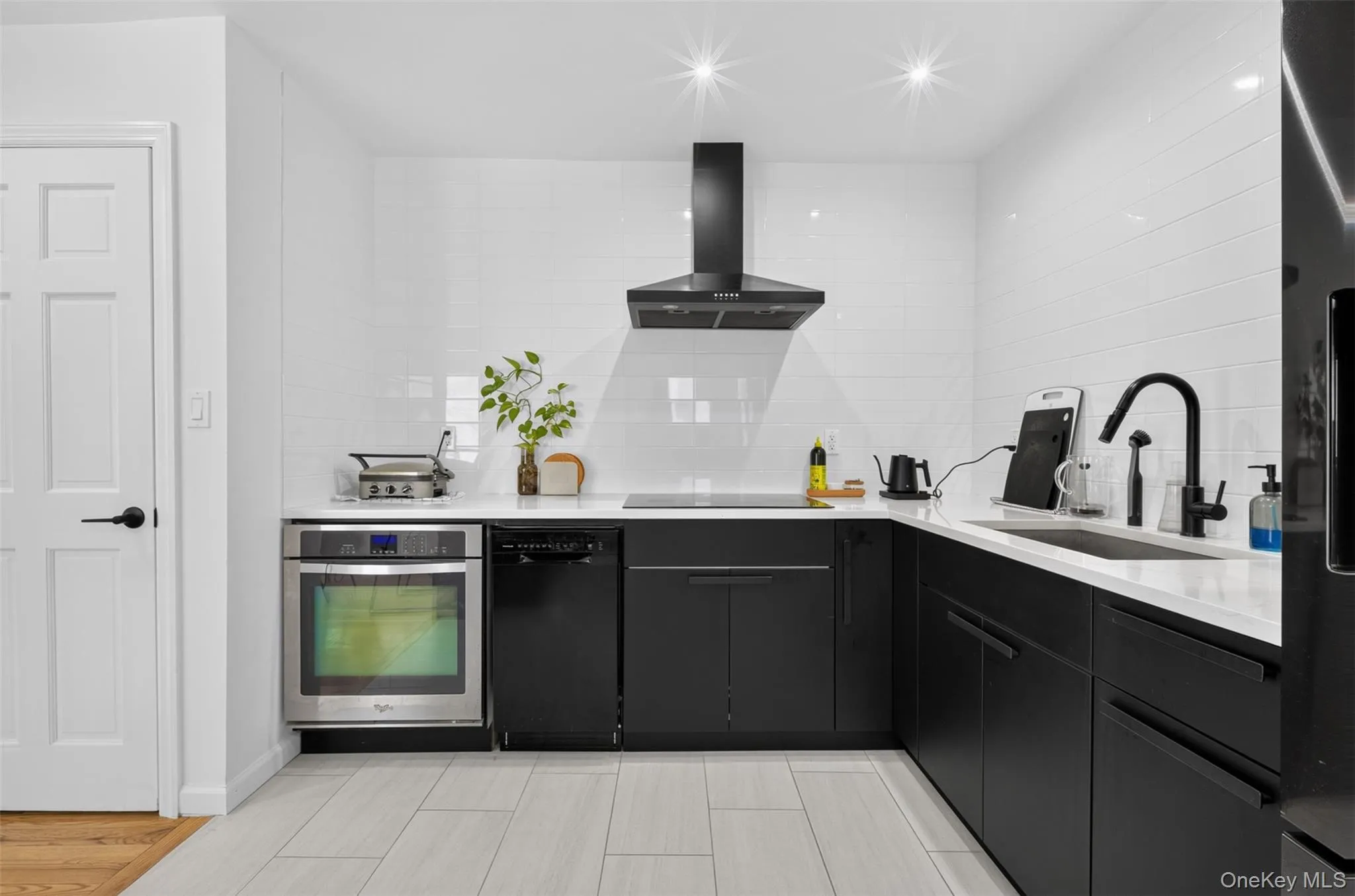 32-33 202nd Street, New York, NY, 3 Bedrooms Bedrooms, 6 Rooms Rooms,2 BathroomsBathrooms,Residential,For Rent,202nd,0,1041628 32-33 202nd Street, New York, NY, 3 Bedrooms Bedrooms, 6 Rooms Rooms,2 BathroomsBathrooms,Residential,For Rent,202nd,0,1041628