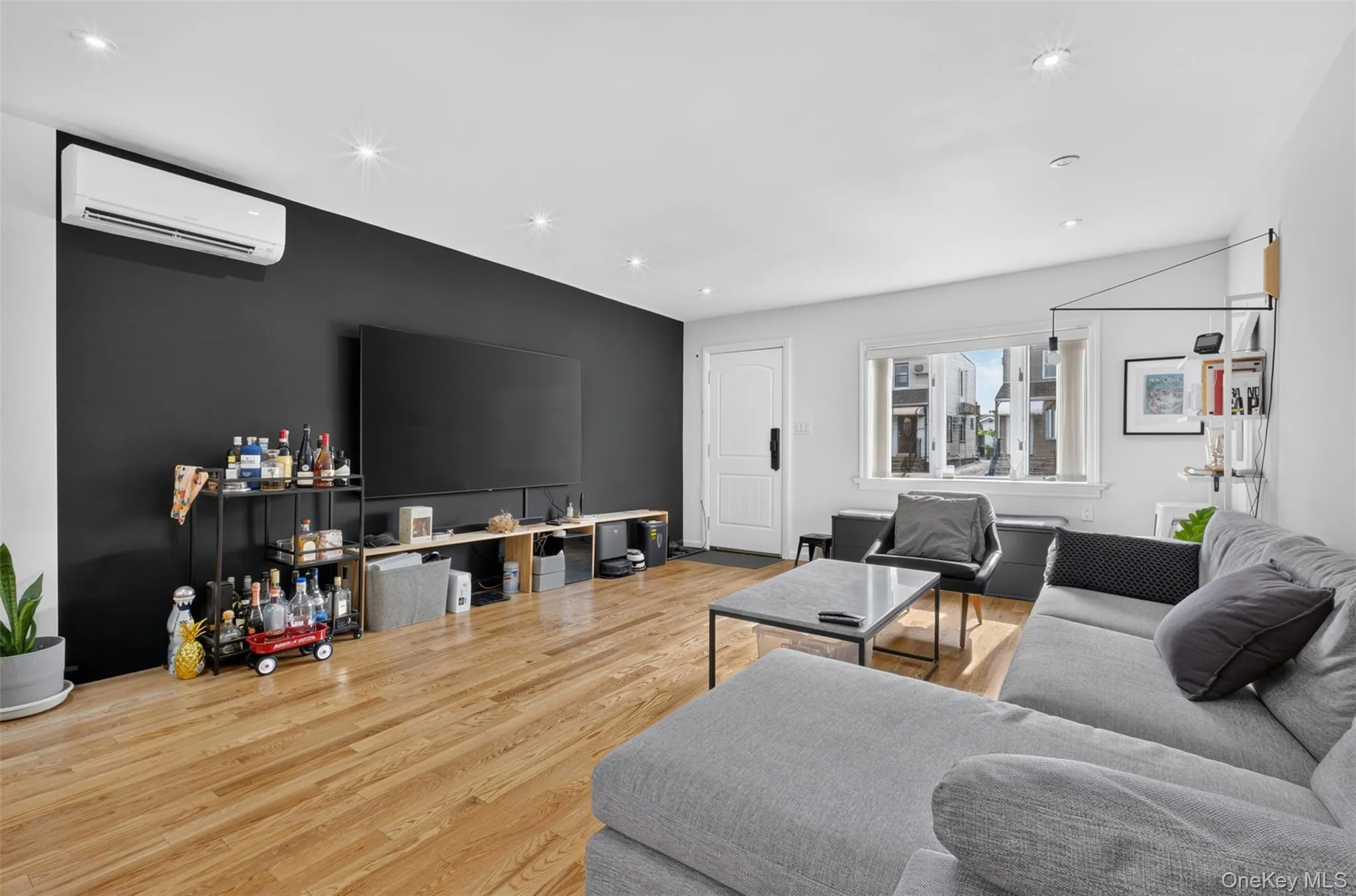 32-33 202nd Street, New York, NY, 3 Bedrooms Bedrooms, 6 Rooms Rooms,2 BathroomsBathrooms,Residential,For Rent,202nd,0,1041628 32-33 202nd Street, New York, NY, 3 Bedrooms Bedrooms, 6 Rooms Rooms,2 BathroomsBathrooms,Residential,For Rent,202nd,0,1041628