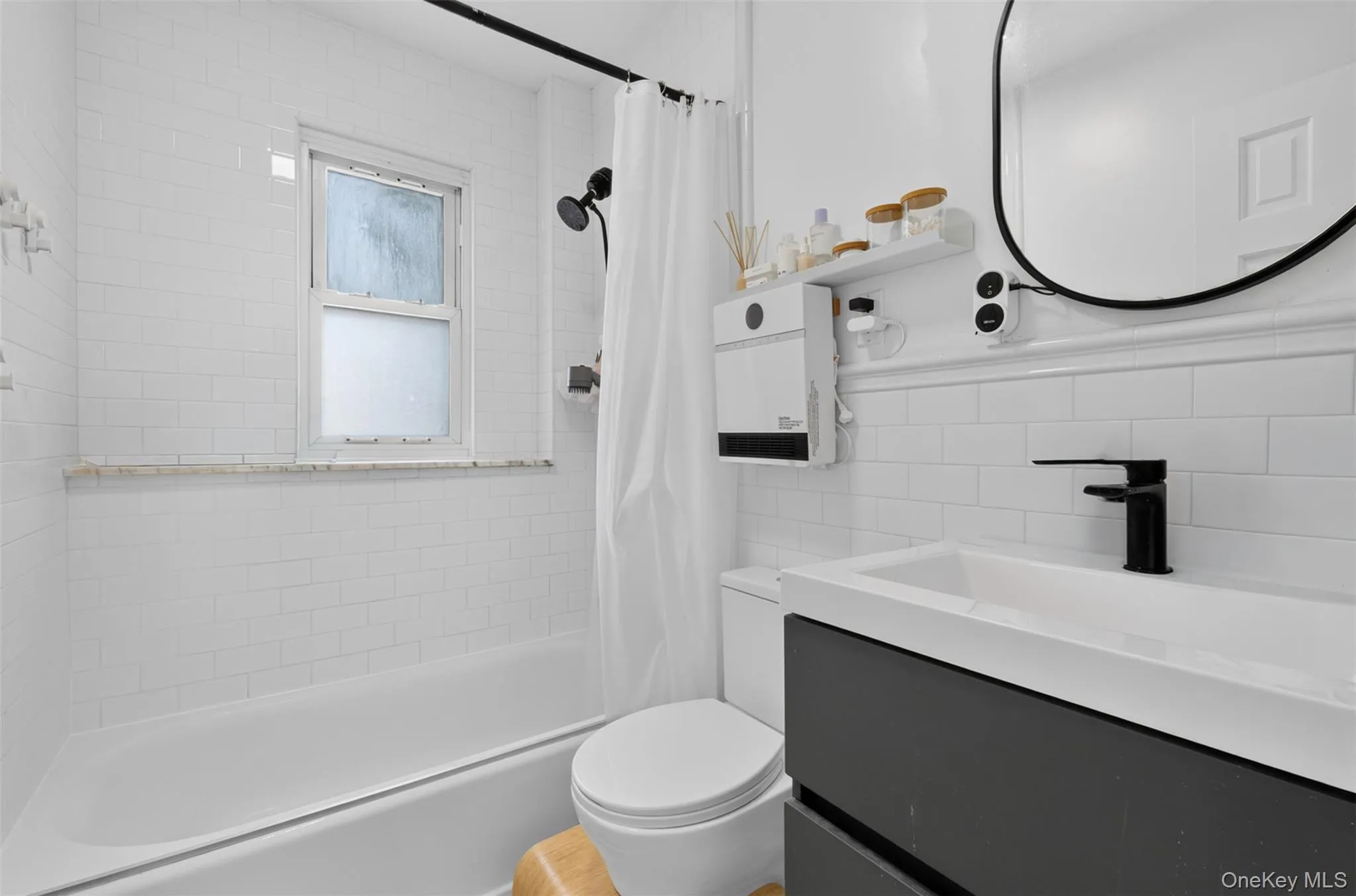32-33 202nd Street, New York, NY, 3 Bedrooms Bedrooms, 6 Rooms Rooms,2 BathroomsBathrooms,Residential,For Rent,202nd,0,1041628 32-33 202nd Street, New York, NY, 3 Bedrooms Bedrooms, 6 Rooms Rooms,2 BathroomsBathrooms,Residential,For Rent,202nd,0,1041628