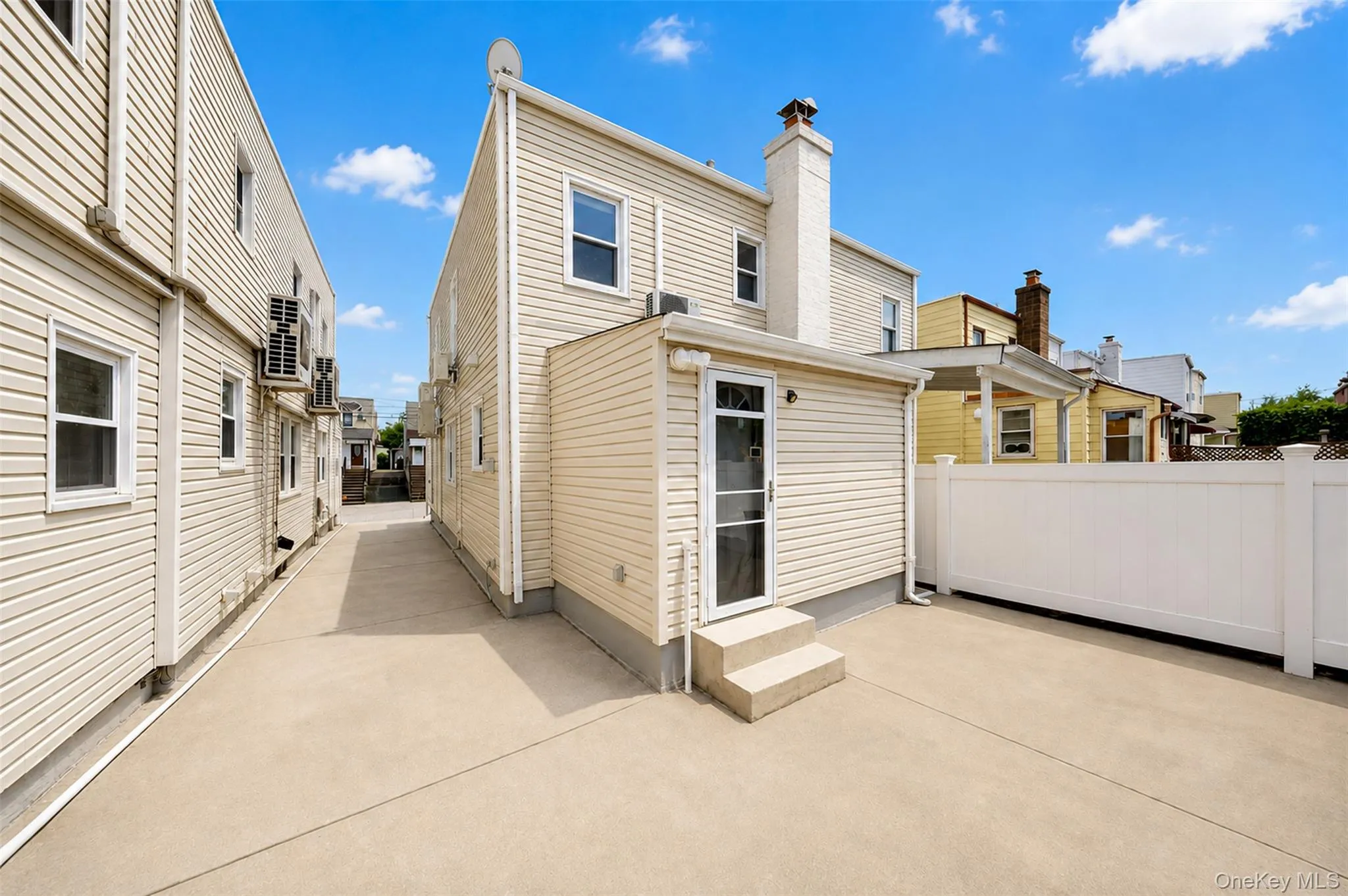 32-33 202nd Street, New York, NY, 3 Bedrooms Bedrooms, 6 Rooms Rooms,2 BathroomsBathrooms,Residential,For Rent,202nd,0,1041628 32-33 202nd Street, New York, NY, 3 Bedrooms Bedrooms, 6 Rooms Rooms,2 BathroomsBathrooms,Residential,For Rent,202nd,0,1041628