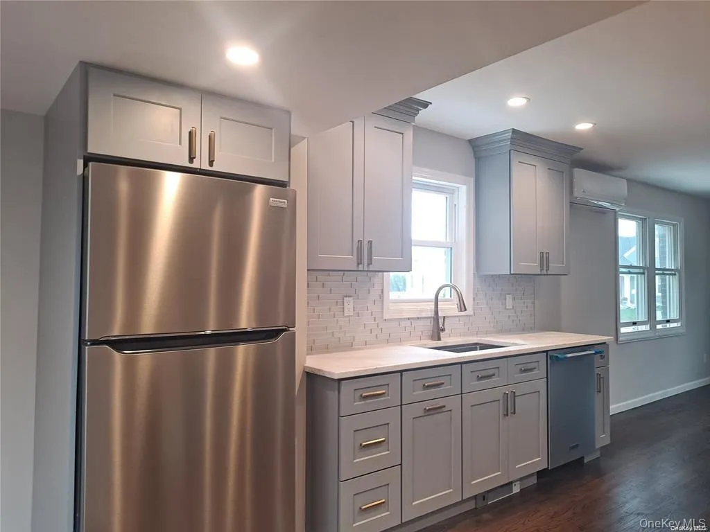 16 Cedar Drive, Oyster Bay, NY, 2 Bedrooms Bedrooms, 4 Rooms Rooms,1 BathroomBathrooms,Residential Lease,For Rent,Cedar,0,1041634 16 Cedar Drive, Oyster Bay, NY, 2 Bedrooms Bedrooms, 4 Rooms Rooms,1 BathroomBathrooms,Residential Lease,For Rent,Cedar,0,1041634