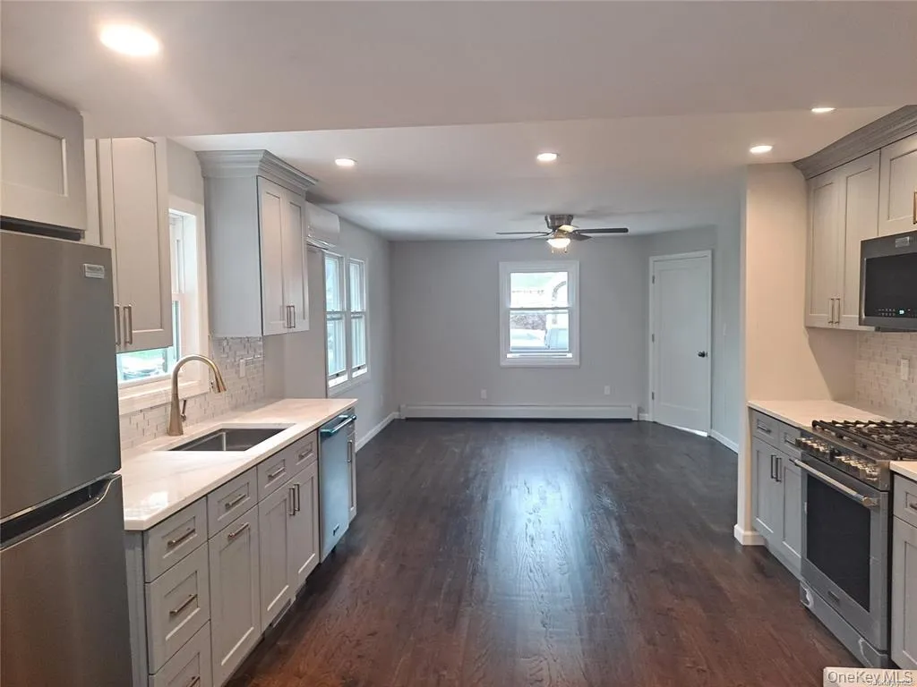 16 Cedar Drive, Oyster Bay, NY, 2 Bedrooms Bedrooms, 4 Rooms Rooms,1 BathroomBathrooms,Residential Lease,For Rent,Cedar,0,1041634 16 Cedar Drive, Oyster Bay, NY, 2 Bedrooms Bedrooms, 4 Rooms Rooms,1 BathroomBathrooms,Residential Lease,For Rent,Cedar,0,1041634