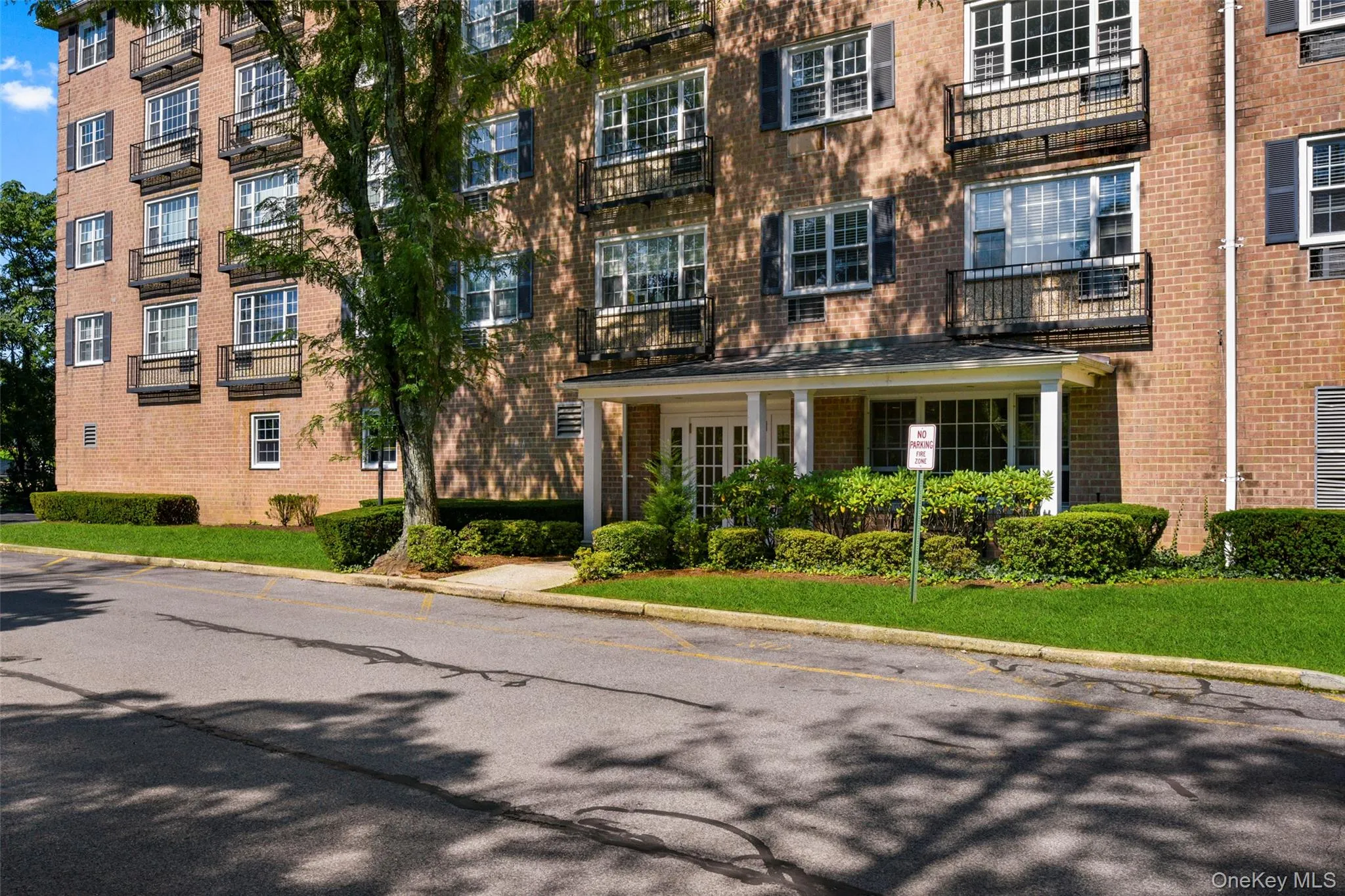 1 Consulate Drive, Eastchester, NY, 1 Bedroom Bedrooms, 3 Room Rooms,1 BathroomBathrooms,Residential Lease,For Rent,Consulate,0,1041637 1 Consulate Drive, Eastchester, NY, 1 Bedroom Bedrooms, 3 Room Rooms,1 BathroomBathrooms,Residential Lease,For Rent,Consulate,0,1041637