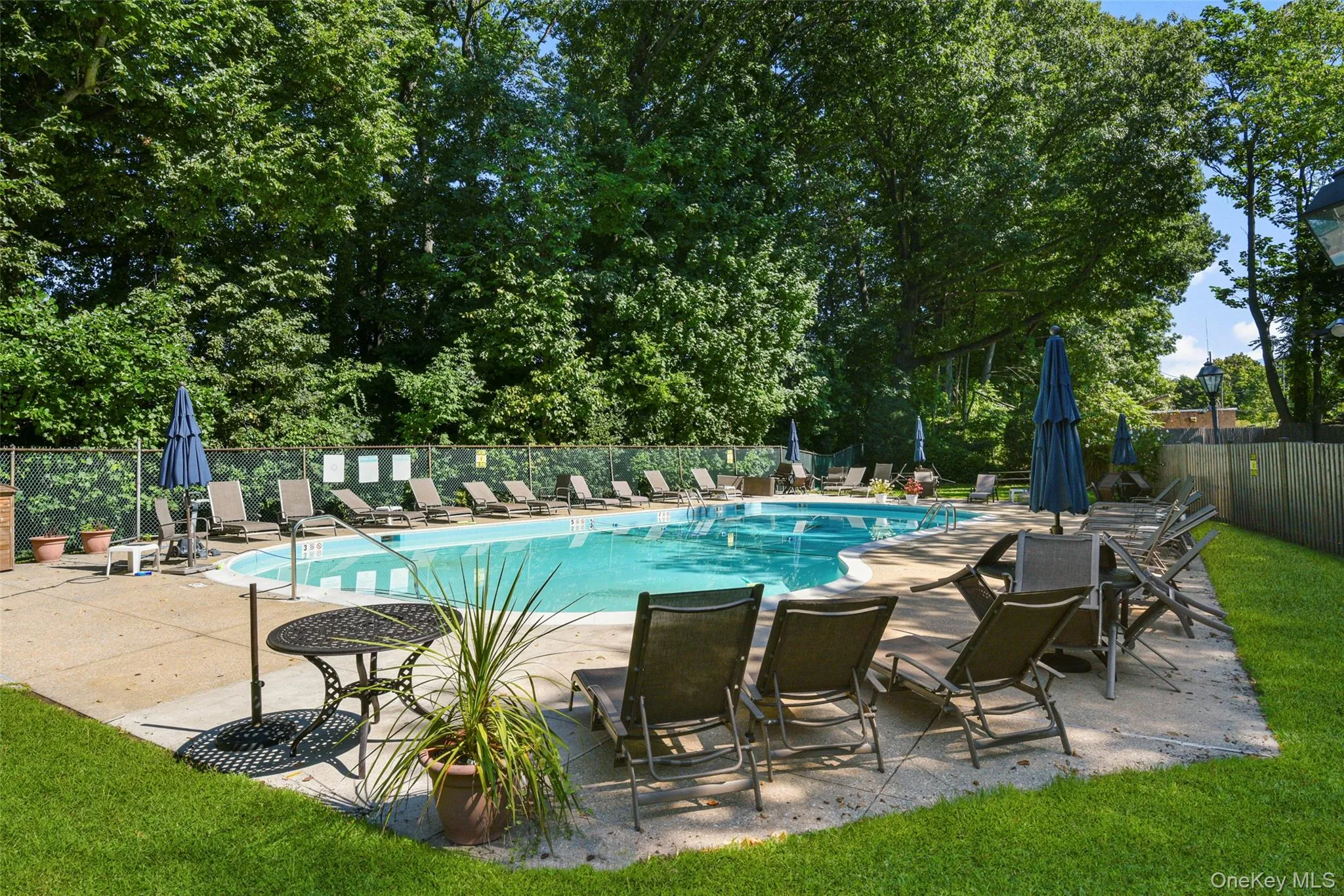 1 Consulate Drive, Eastchester, NY, 1 Bedroom Bedrooms, 3 Room Rooms,1 BathroomBathrooms,Residential Lease,For Rent,Consulate,0,1041637 1 Consulate Drive, Eastchester, NY, 1 Bedroom Bedrooms, 3 Room Rooms,1 BathroomBathrooms,Residential Lease,For Rent,Consulate,0,1041637