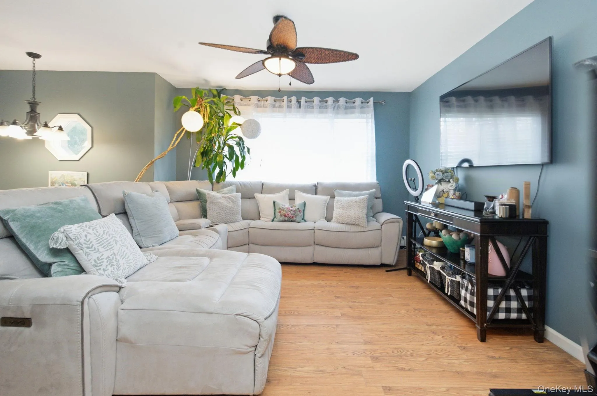 17 Old Hemlock Drive, New Windsor, NY, 3 Bedrooms Bedrooms, 8 Rooms Rooms,2 BathroomsBathrooms,Residential,For Rent,Old Hemlock,0,1041638 17 Old Hemlock Drive, New Windsor, NY, 3 Bedrooms Bedrooms, 8 Rooms Rooms,2 BathroomsBathrooms,Residential,For Rent,Old Hemlock,0,1041638