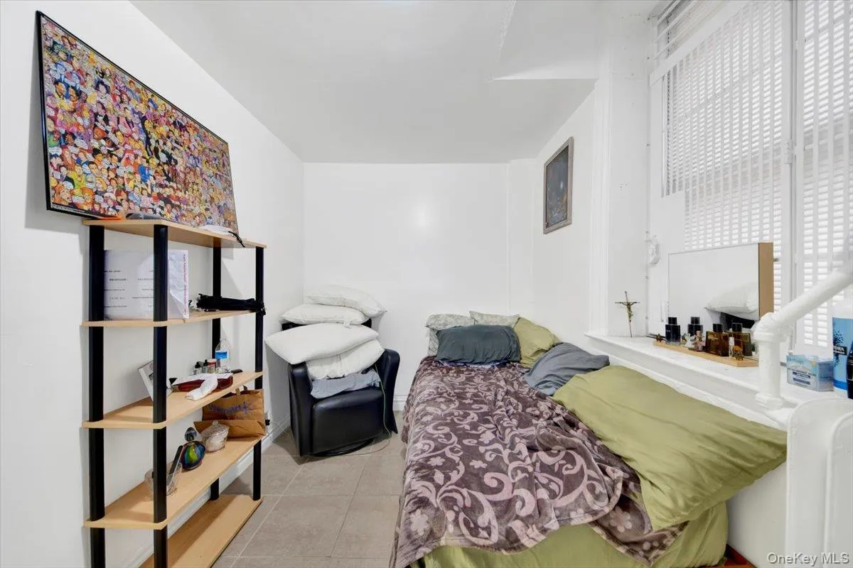 1972 Lafontaine Ave, New York, NY, 3 Bedrooms Bedrooms, 6 Rooms Rooms,2 BathroomsBathrooms,Residential,For Rent,Lafontaine Ave,0,1041639 1972 Lafontaine Ave, New York, NY, 3 Bedrooms Bedrooms, 6 Rooms Rooms,2 BathroomsBathrooms,Residential,For Rent,Lafontaine Ave,0,1041639