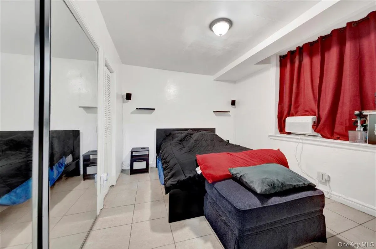 1972 Lafontaine Ave, New York, NY, 3 Bedrooms Bedrooms, 6 Rooms Rooms,2 BathroomsBathrooms,Residential,For Rent,Lafontaine Ave,0,1041639 1972 Lafontaine Ave, New York, NY, 3 Bedrooms Bedrooms, 6 Rooms Rooms,2 BathroomsBathrooms,Residential,For Rent,Lafontaine Ave,0,1041639